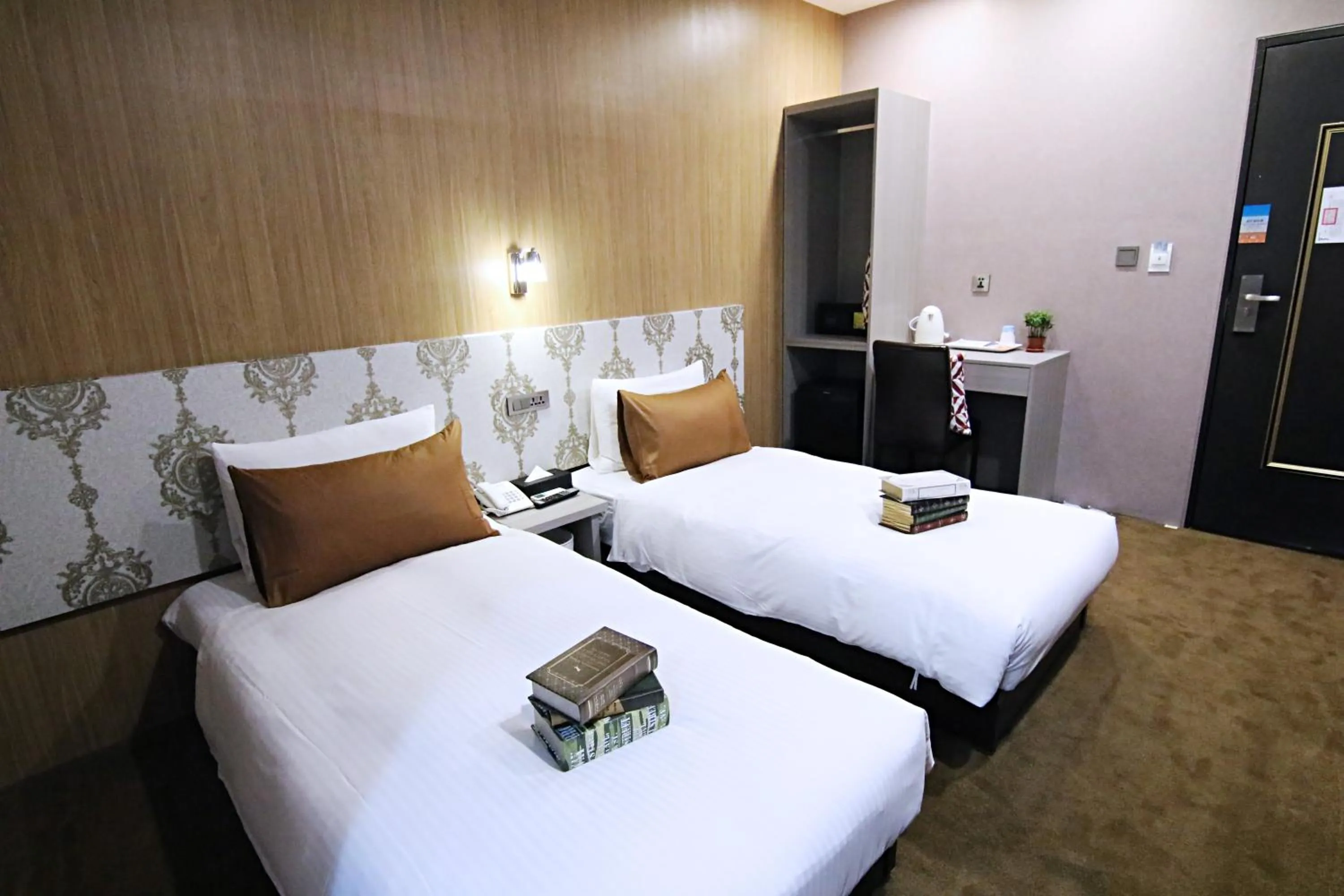 Standard Twin Room in Hotel 6 - Wannien