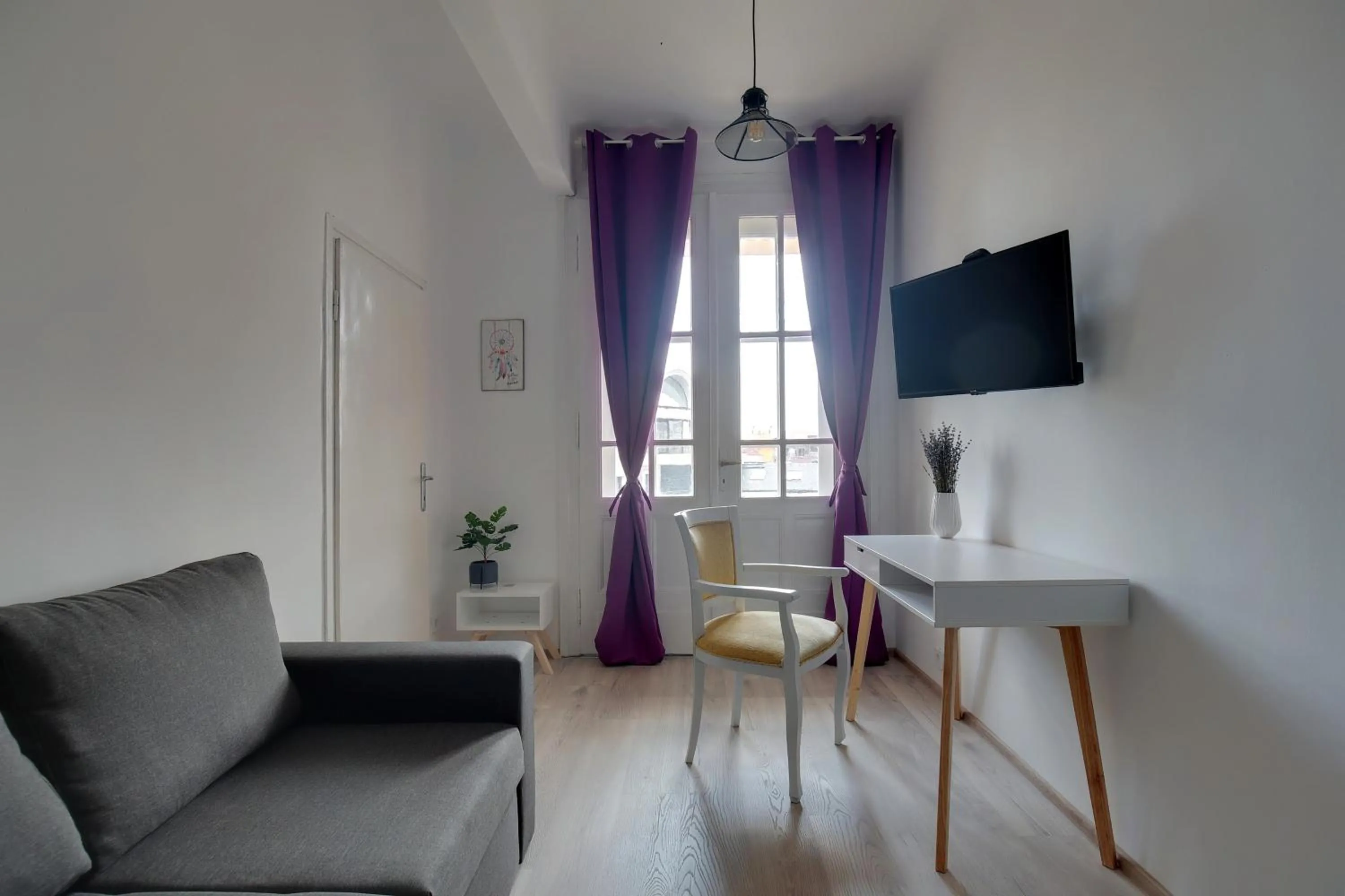 Apartment with Balcony in Hostel Musala