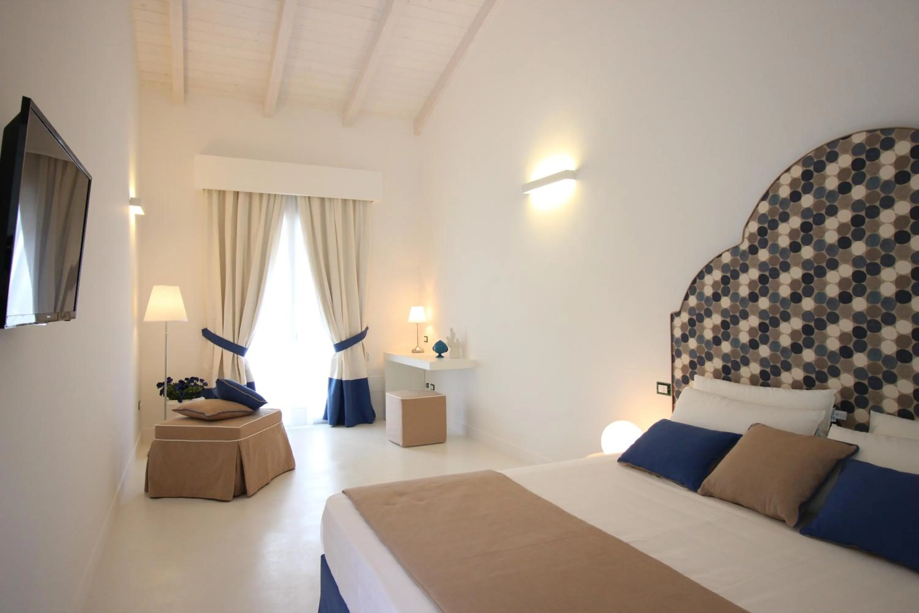 Deluxe Double Room with Sea View in Il Borghetto Creative Resort