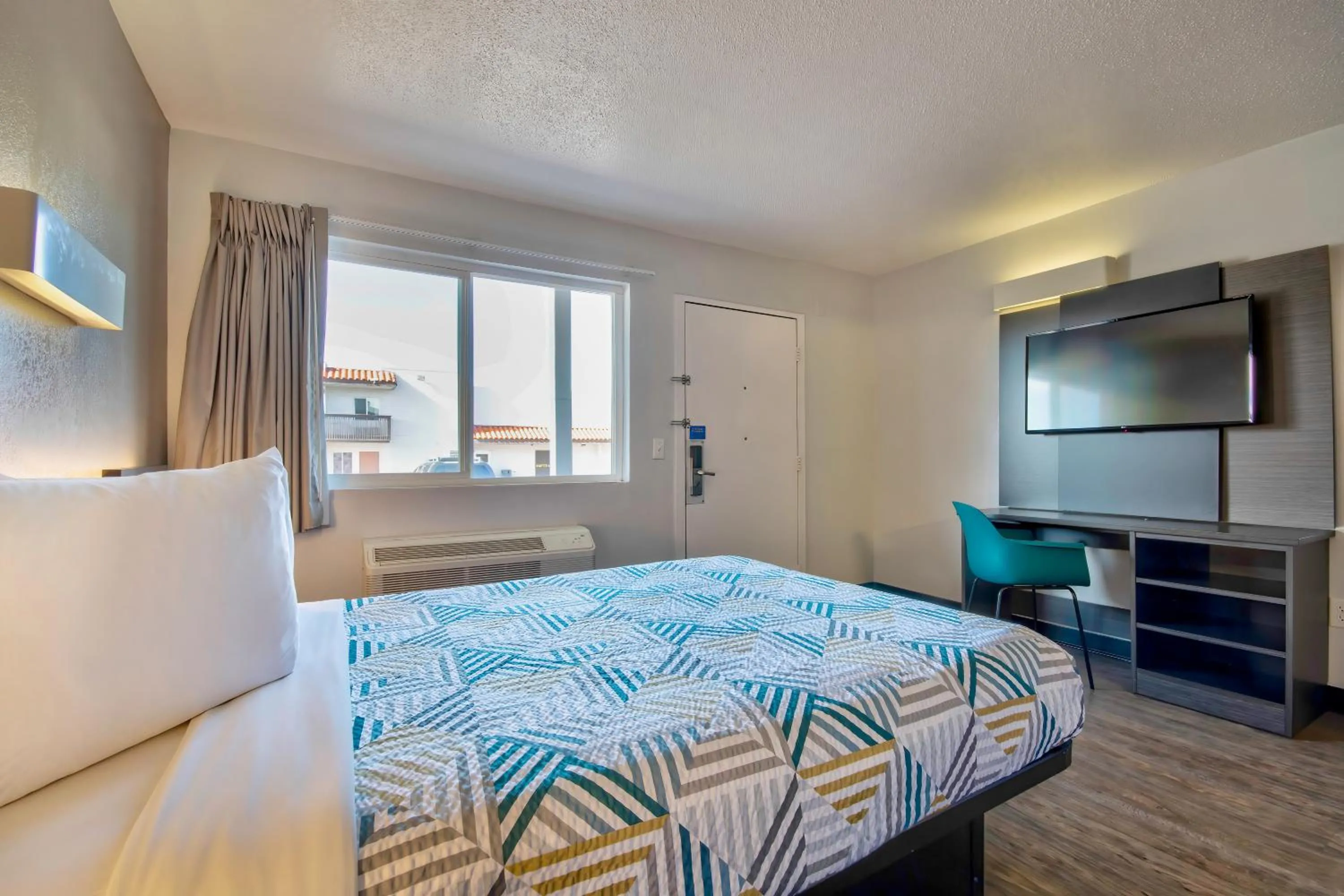 Quadruple Room - Non-Smoking in Motel 6 Santa Fe