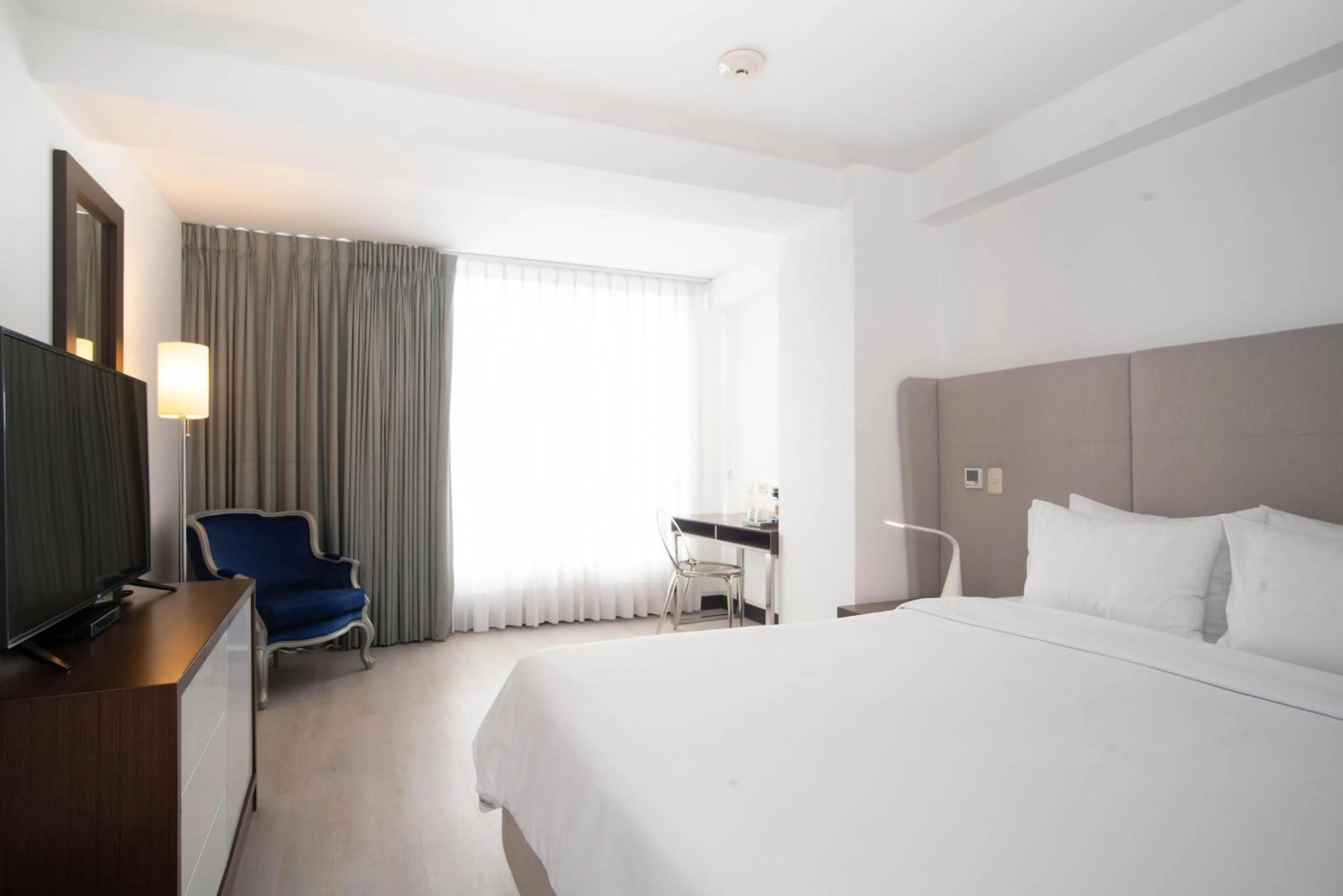 Premium Queen Room in Radisson Hotel Decapolis Miraflores