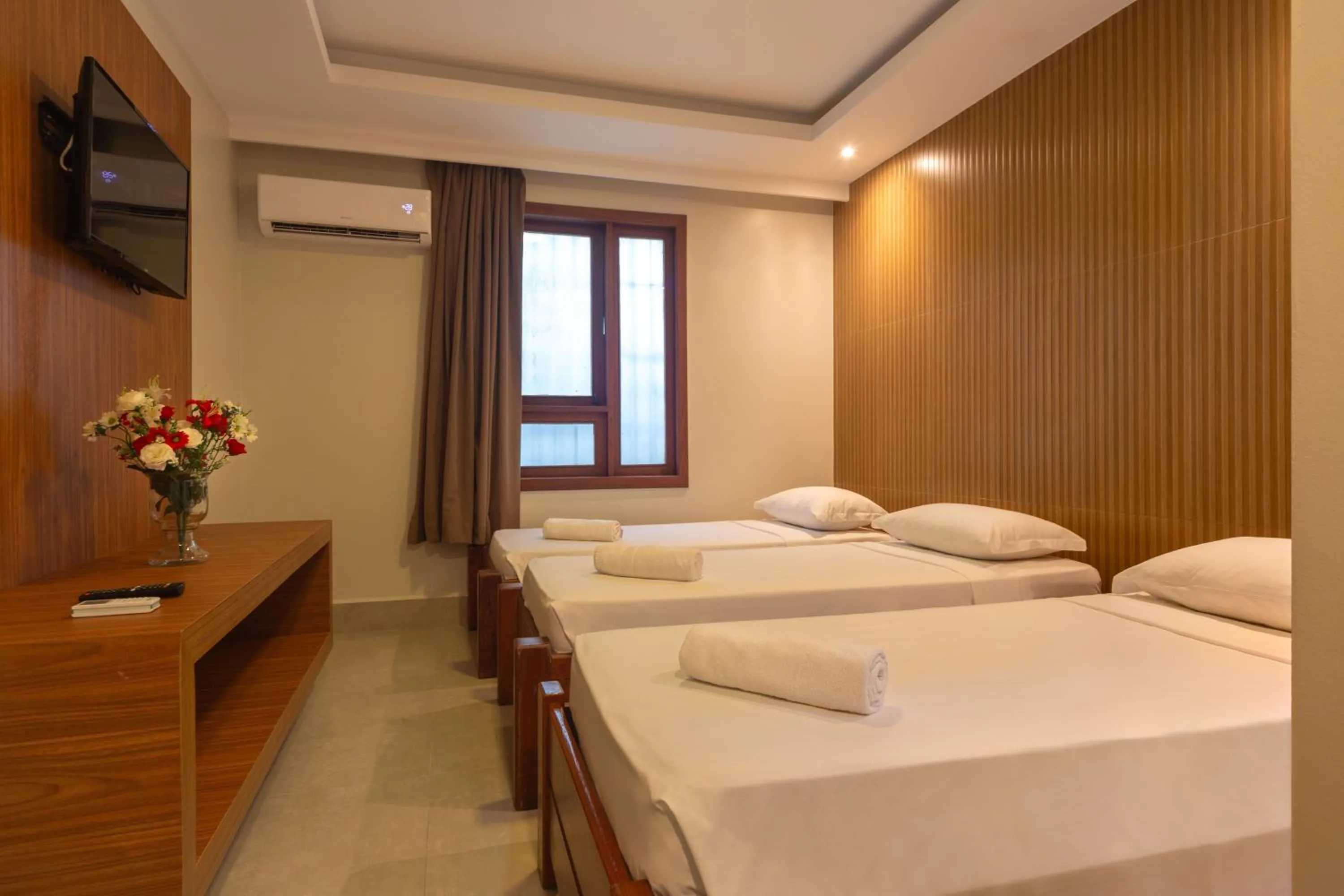 Deluxe Family Room in Quinta do Sol Praia Hotel