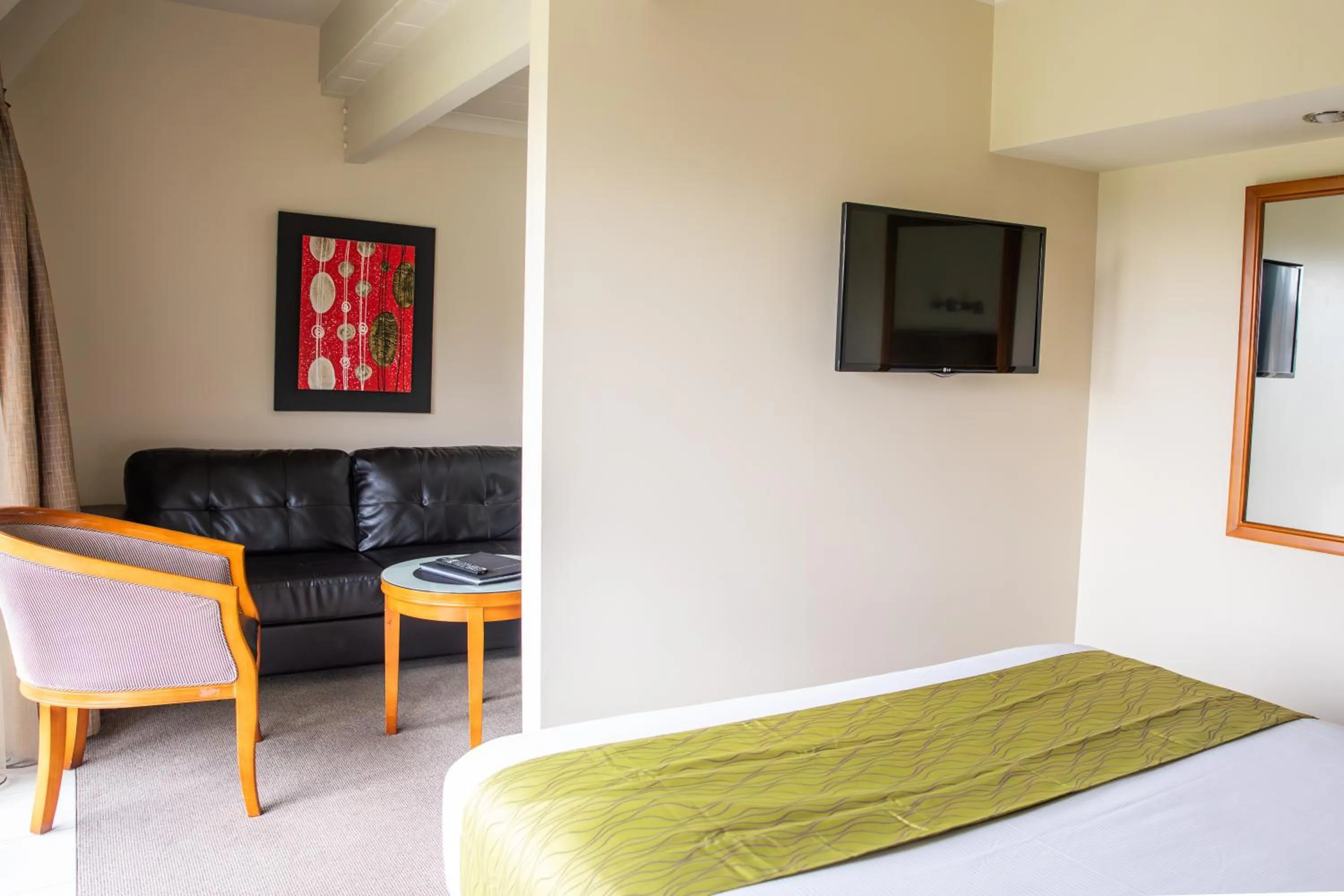 Superior Two-Bedroom Family Apartment in Admirals Motor Inn