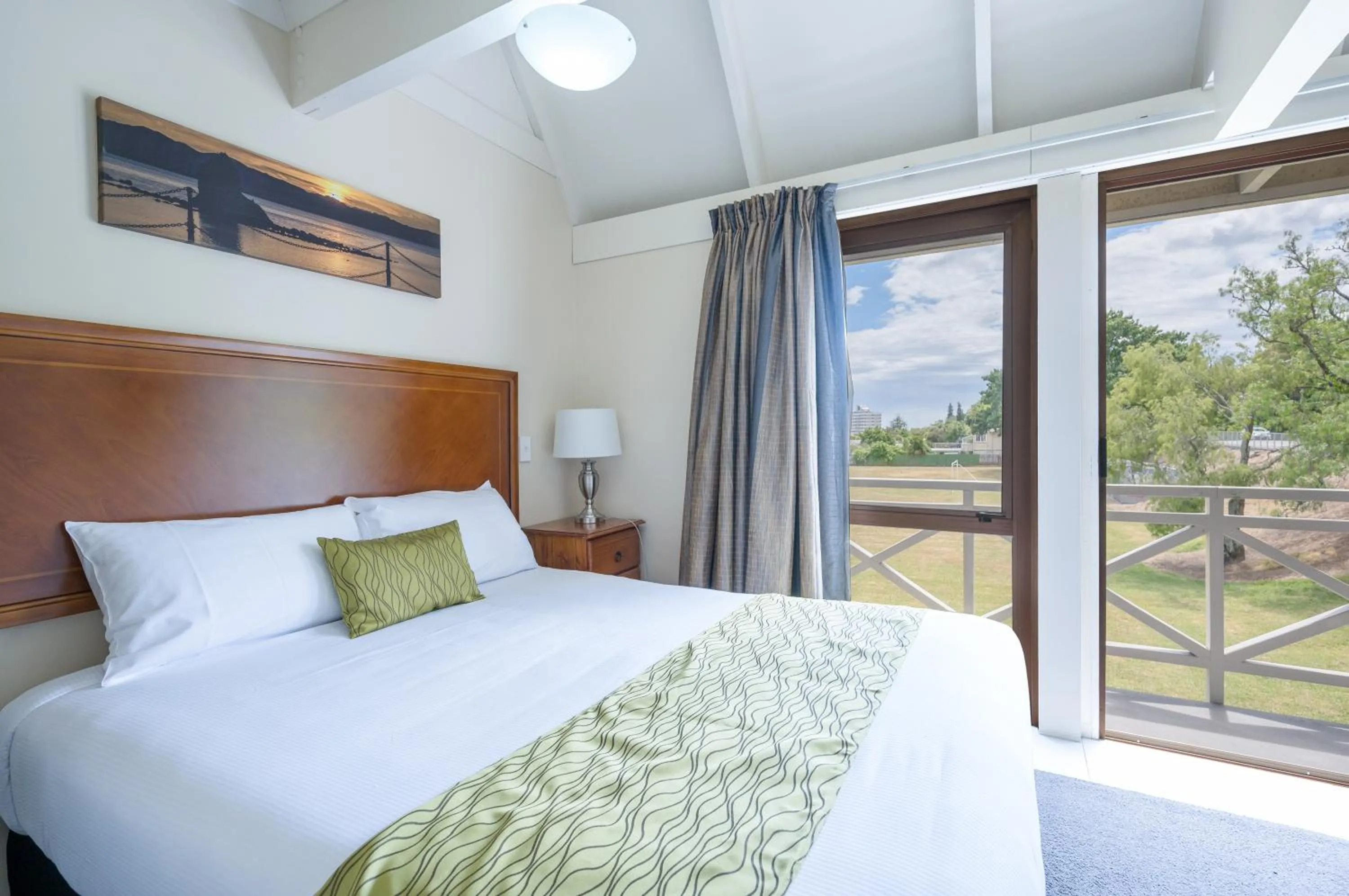 Standard Two-Bedroom Family Apartment in Admirals Motor Inn