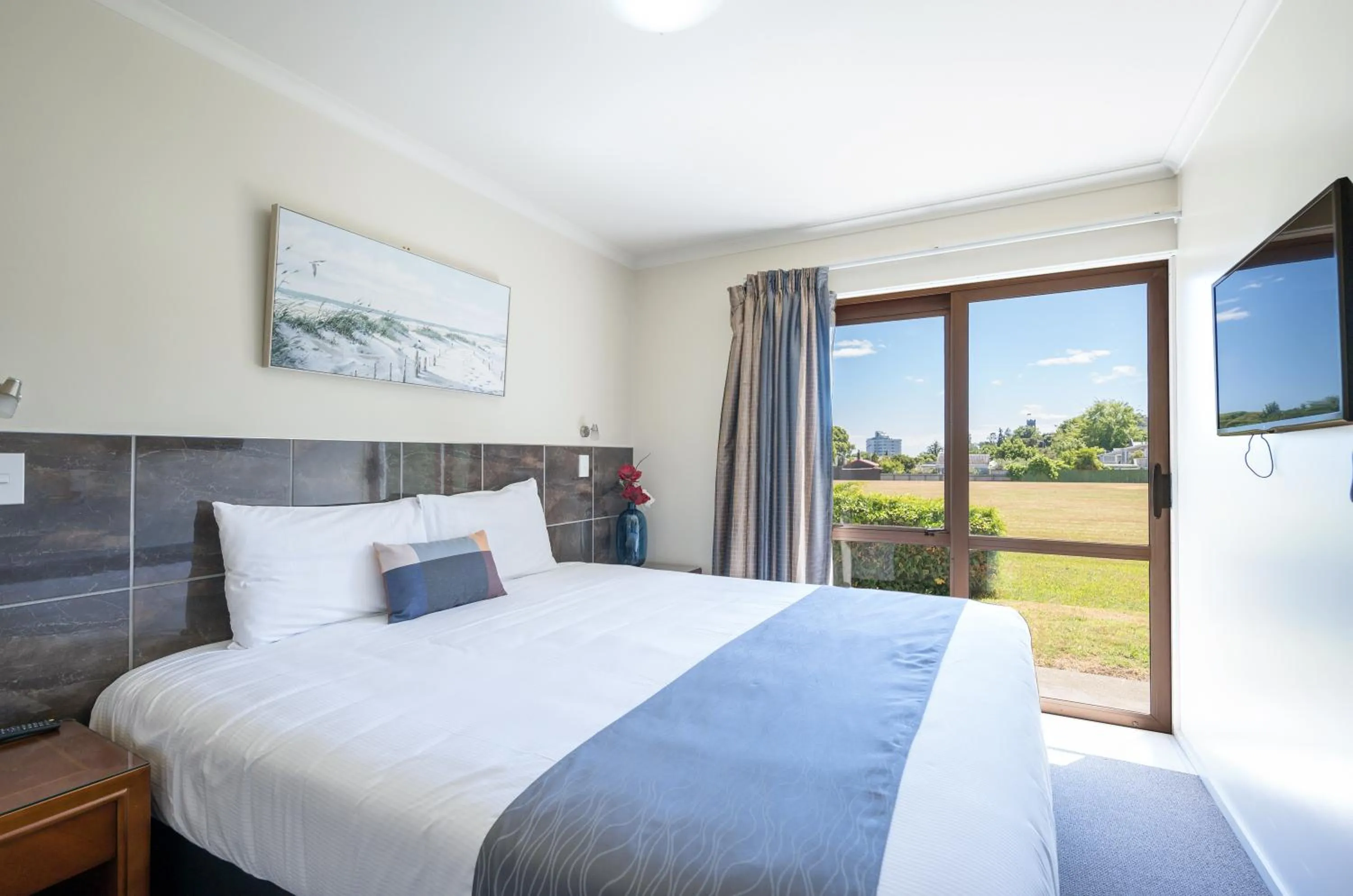 Superior One-Bedroom Apartment in Admirals Motor Inn