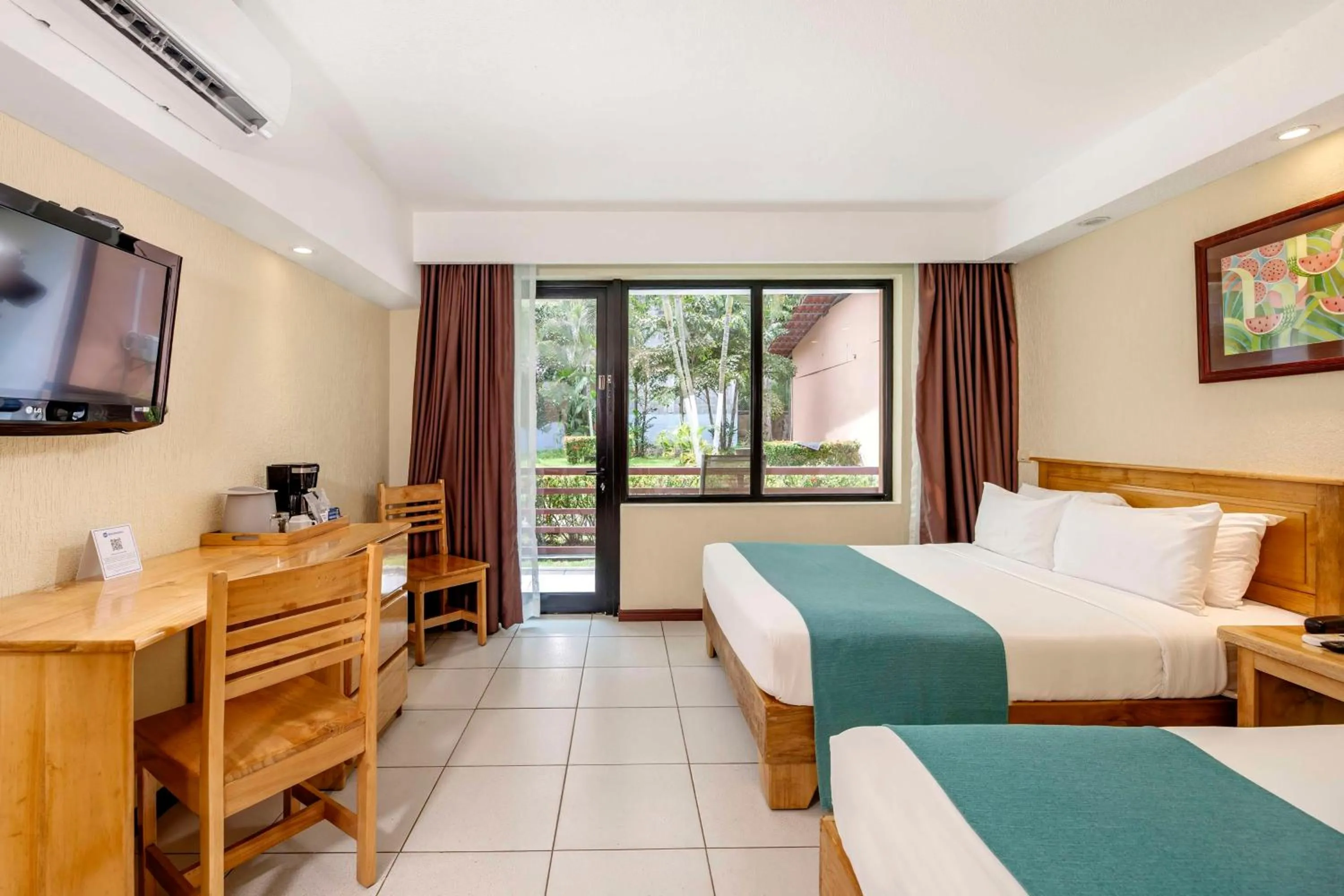 Double and Single Room with Roll-In Shower and Garden View - Disability Access/Non-Smoking in Best Western Jaco Beach All Inclusive Resort