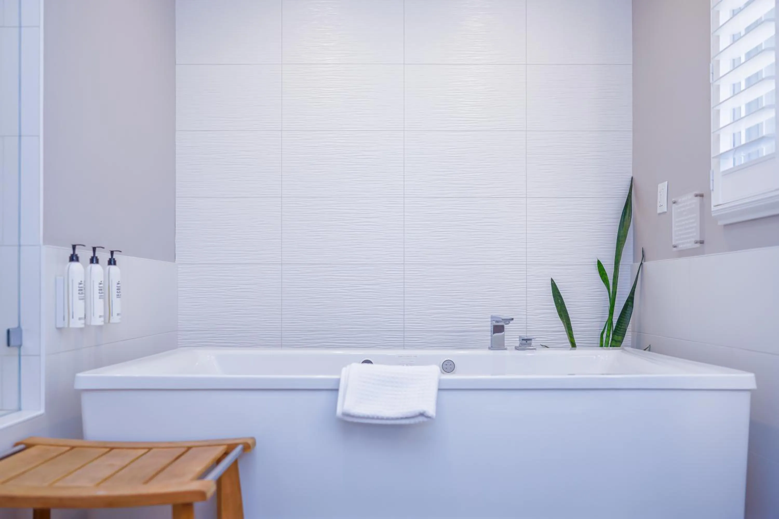 Deluxe King Room in Marina Beach Motel