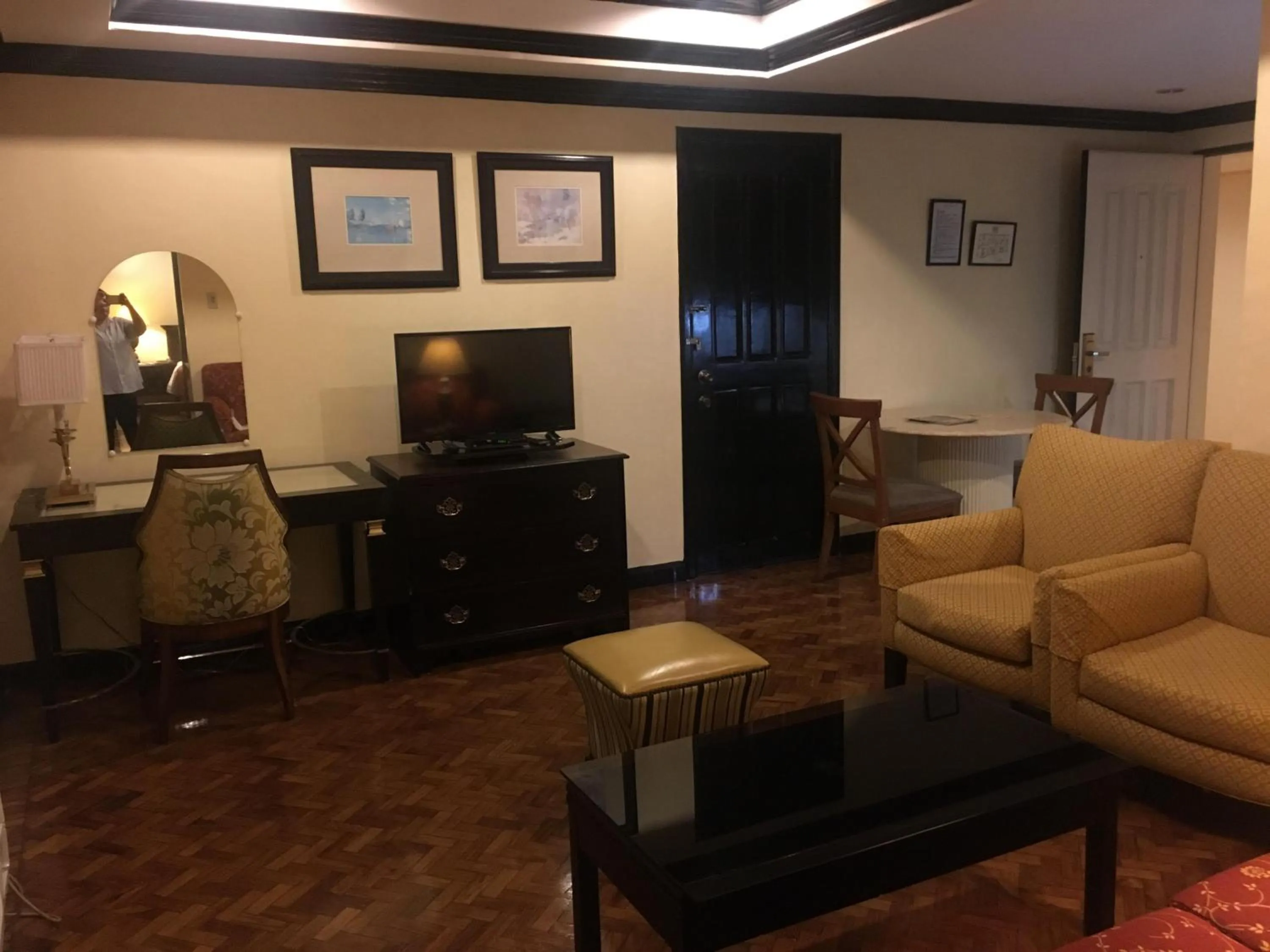 One-Bedroom Suite in Lourdes Suites
