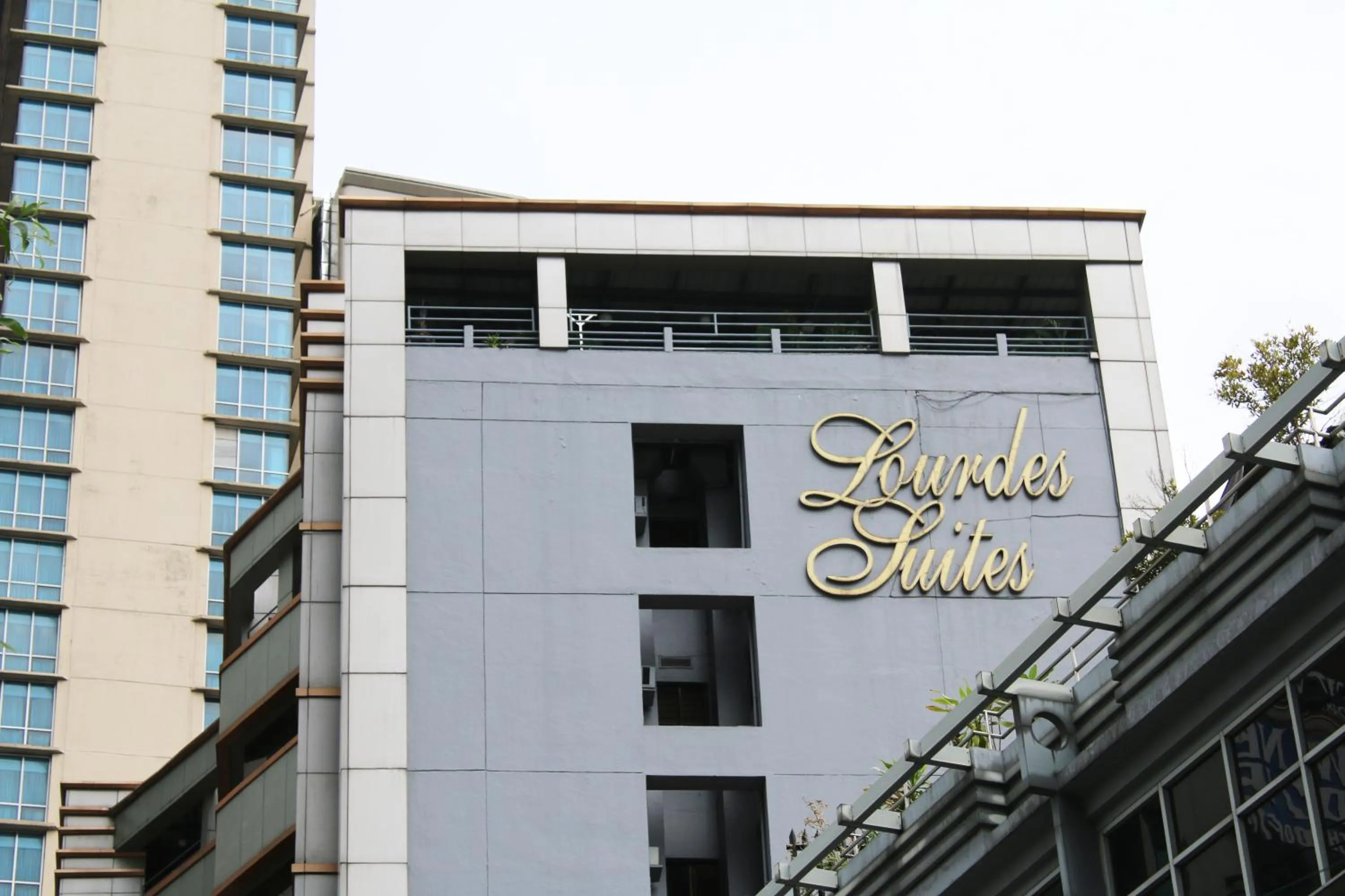 Lourdes Family Suites Makati powered by Cocotel