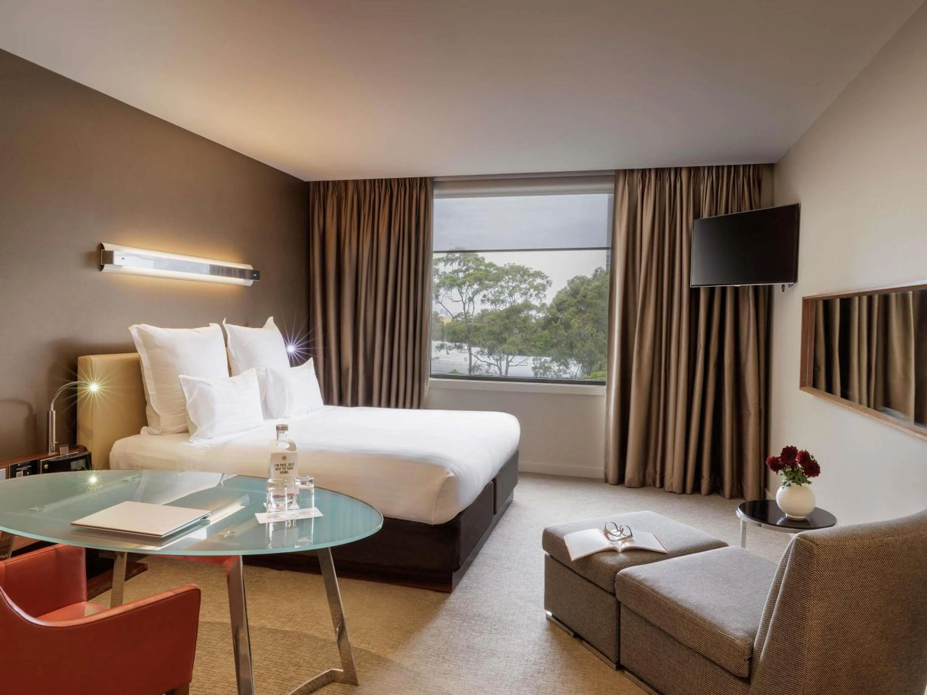 Superior King Room in Pullman Sydney Olympic Park
