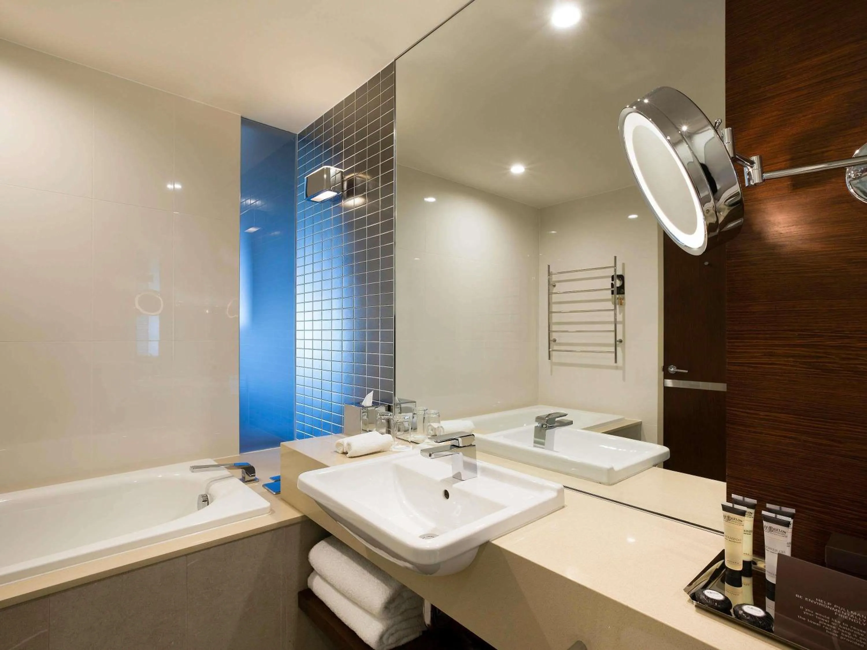 Superior Twin Room in Pullman Sydney Olympic Park