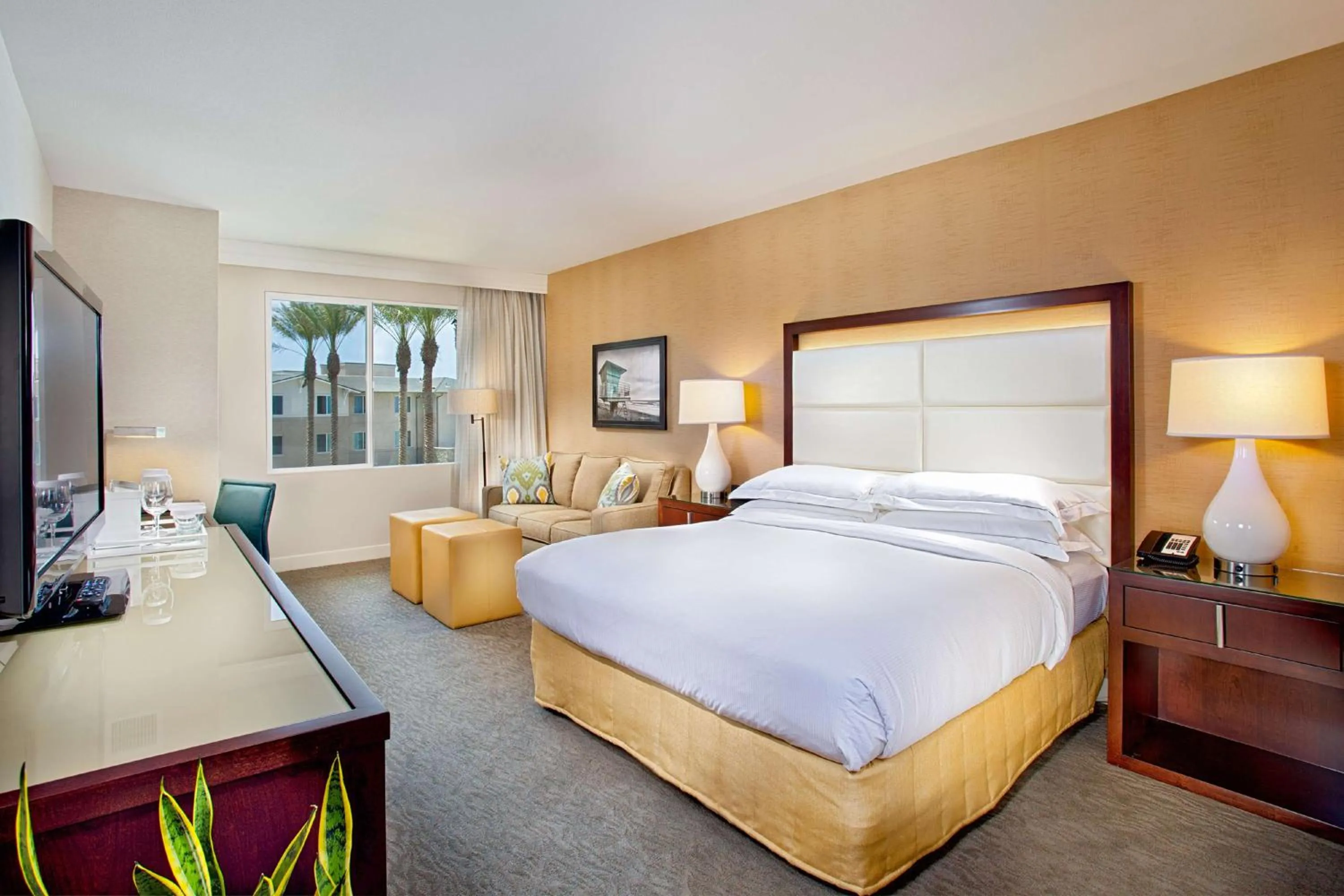 King Room with Pool View with Sofa Bed in Cape Rey Carlsbad Beach, A Hilton Resort & Spa