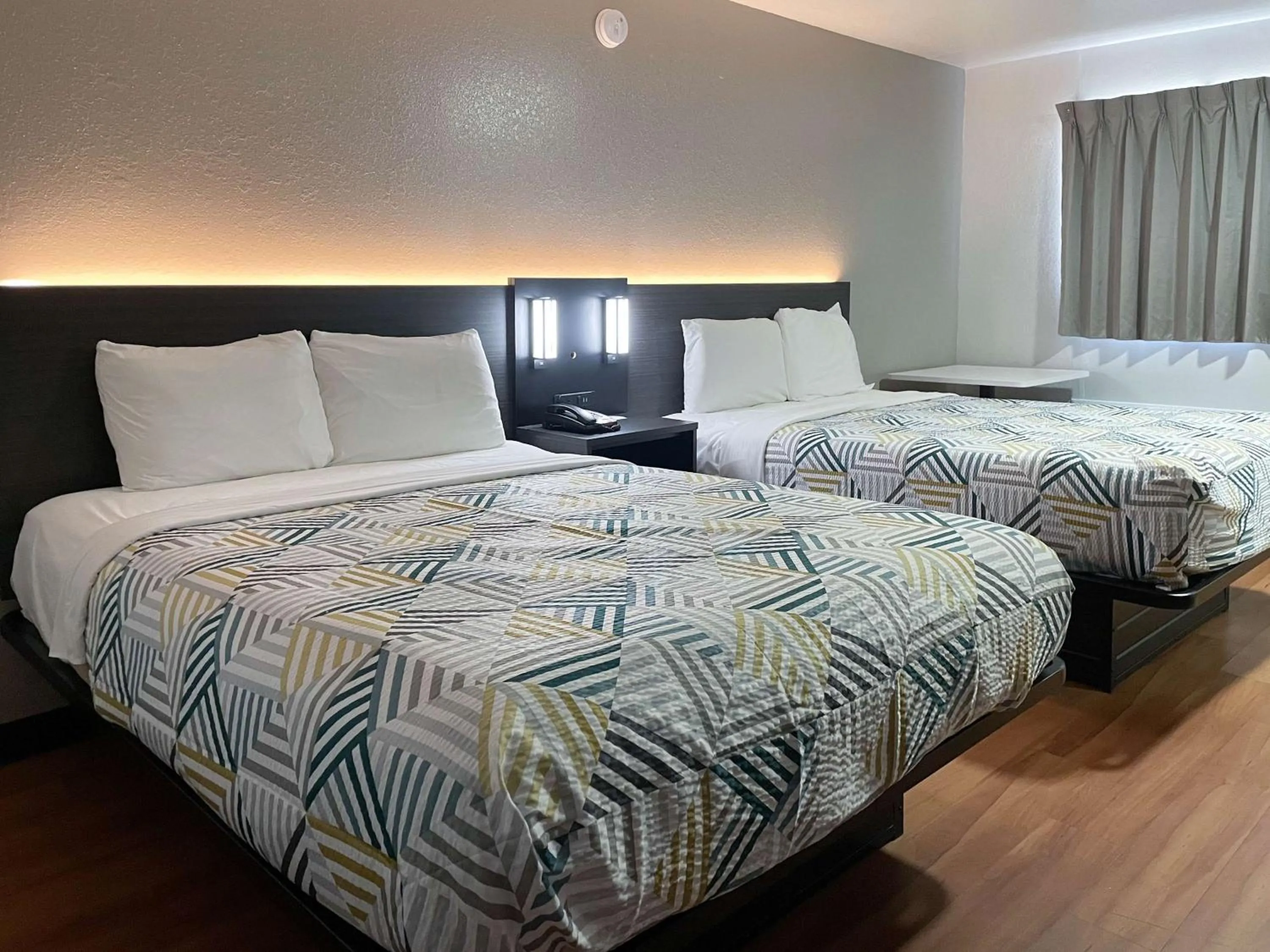 Deluxe Quadruple Room - Smoking in Motel 6-Atlanta, TX