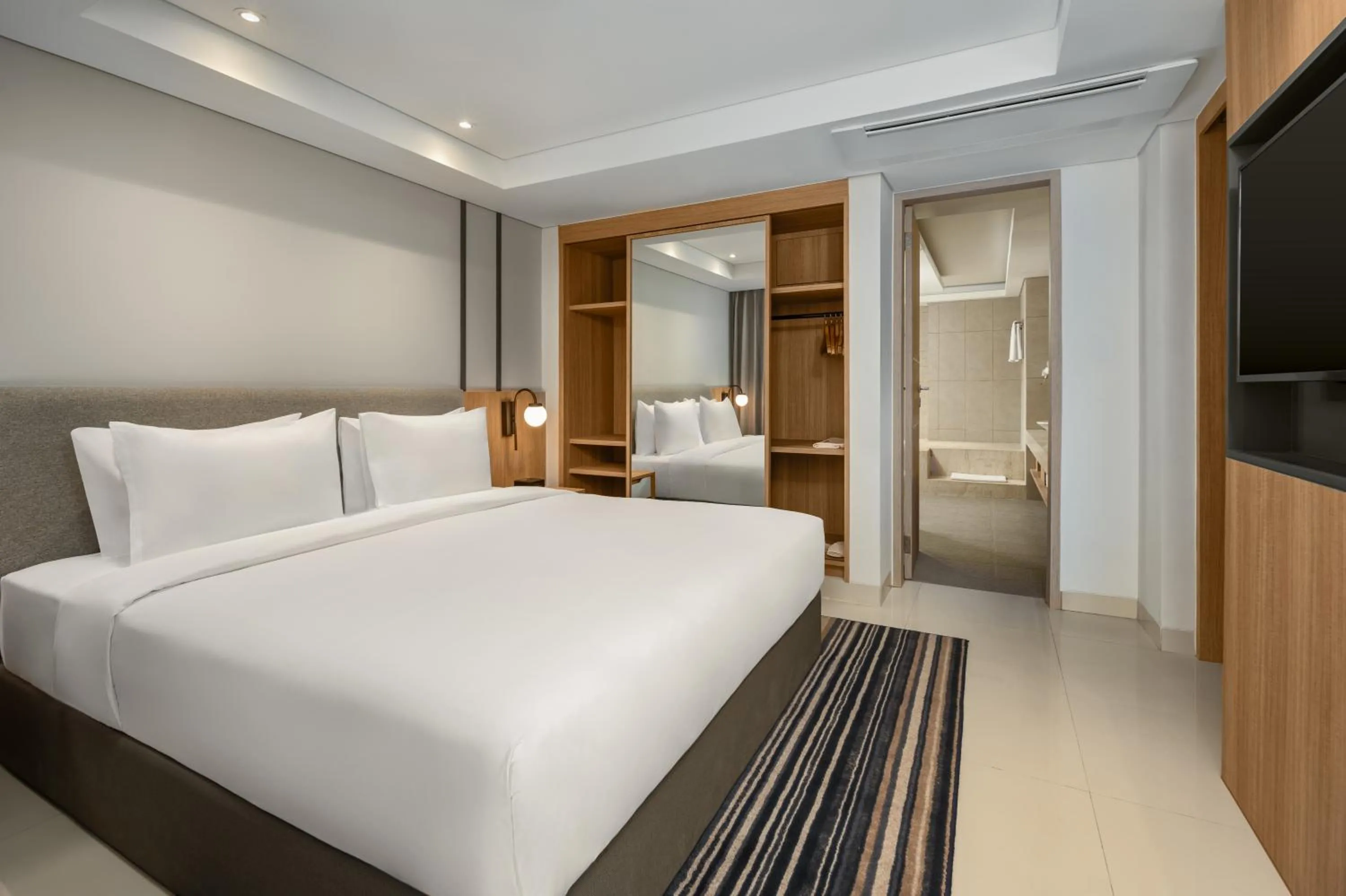 One-Bedroom Suite - Free Breakfast in Holiday Inn Express Bali Sunset Road by IHG