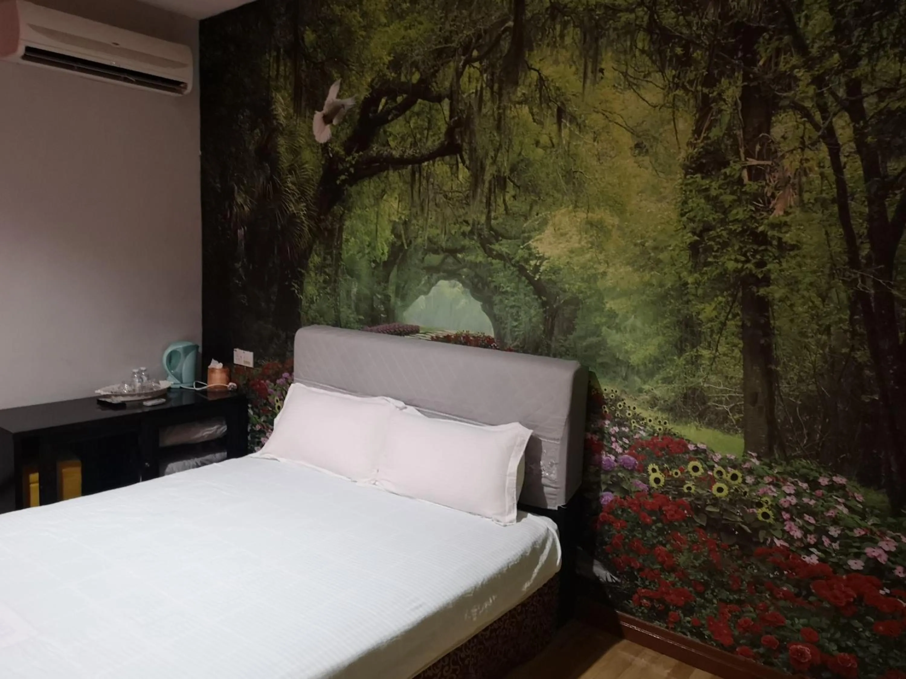 Triple Room with Private Bathroom in Home Inn Hotel