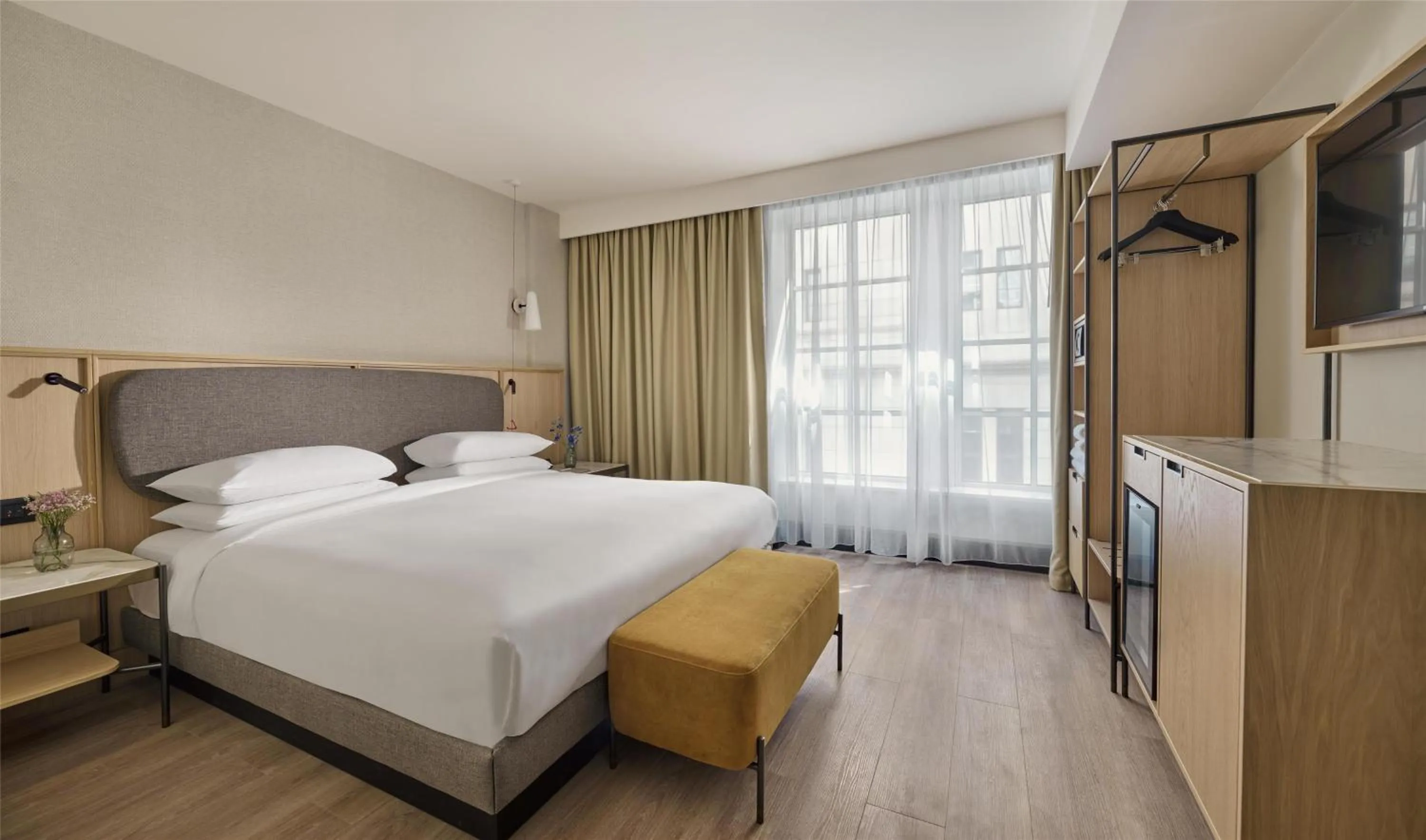 King Room with Accessible Shower - Disability Access in Hyatt Regency London Blackfriars