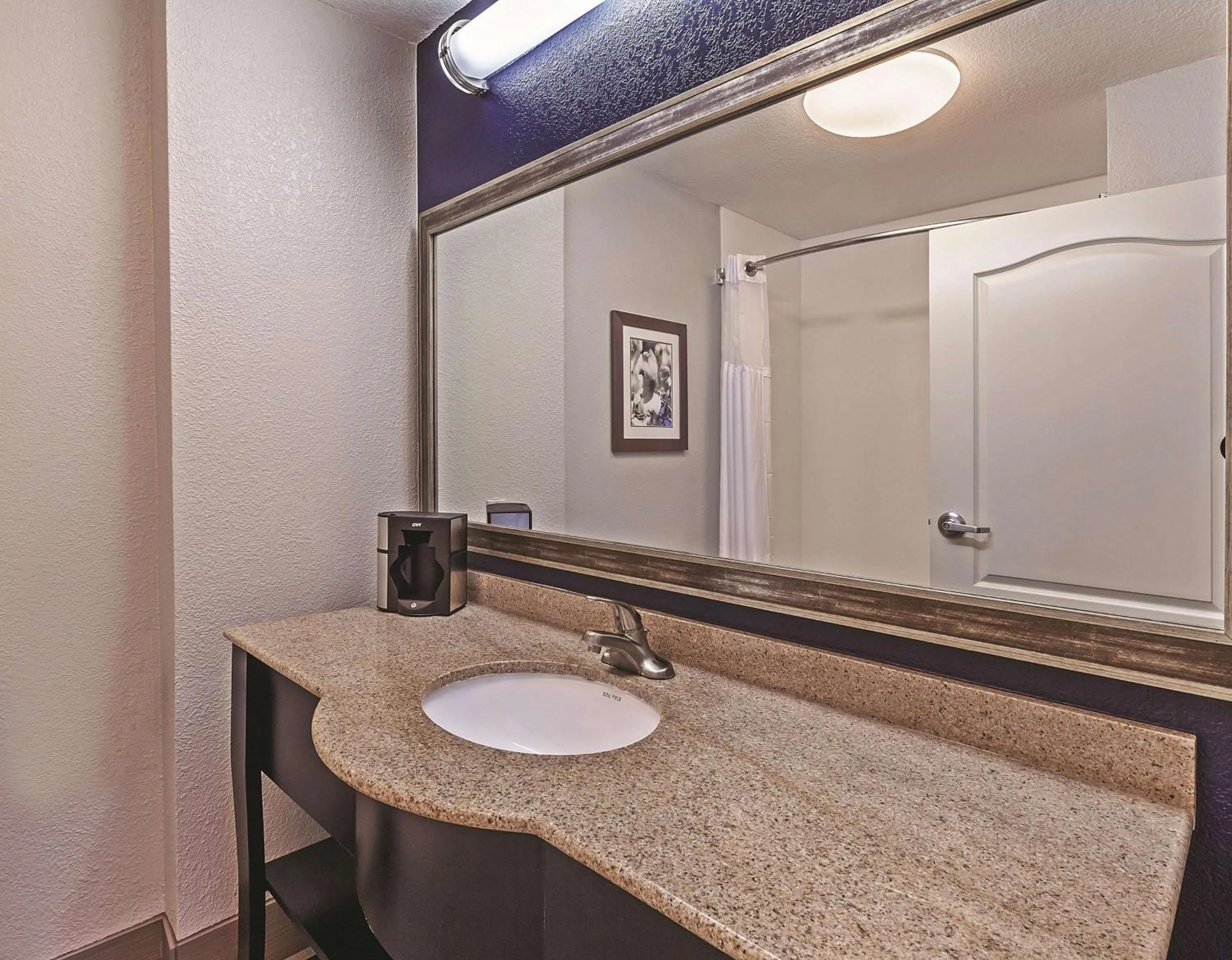 King One-Bedroom Suite with Various Views, Non-Smoking in La Quinta by Wyndham Palestine