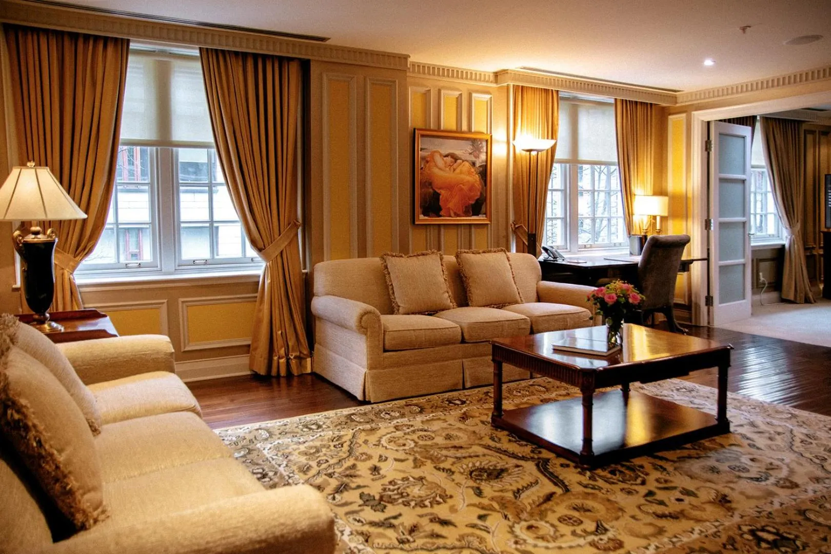 Corner One-Bedroom Suite in Windsor Arms Hotel