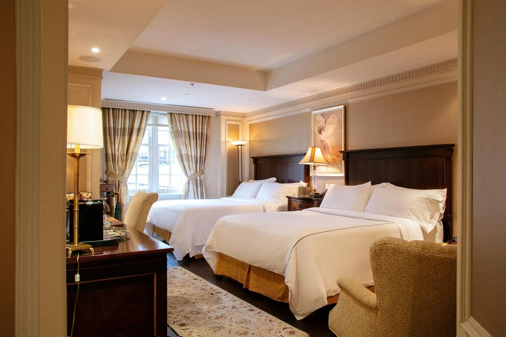 Junior Suite in Windsor Arms Hotel