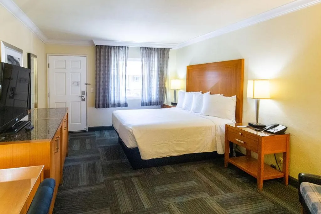 King Room in Inn at San Luis Obispo