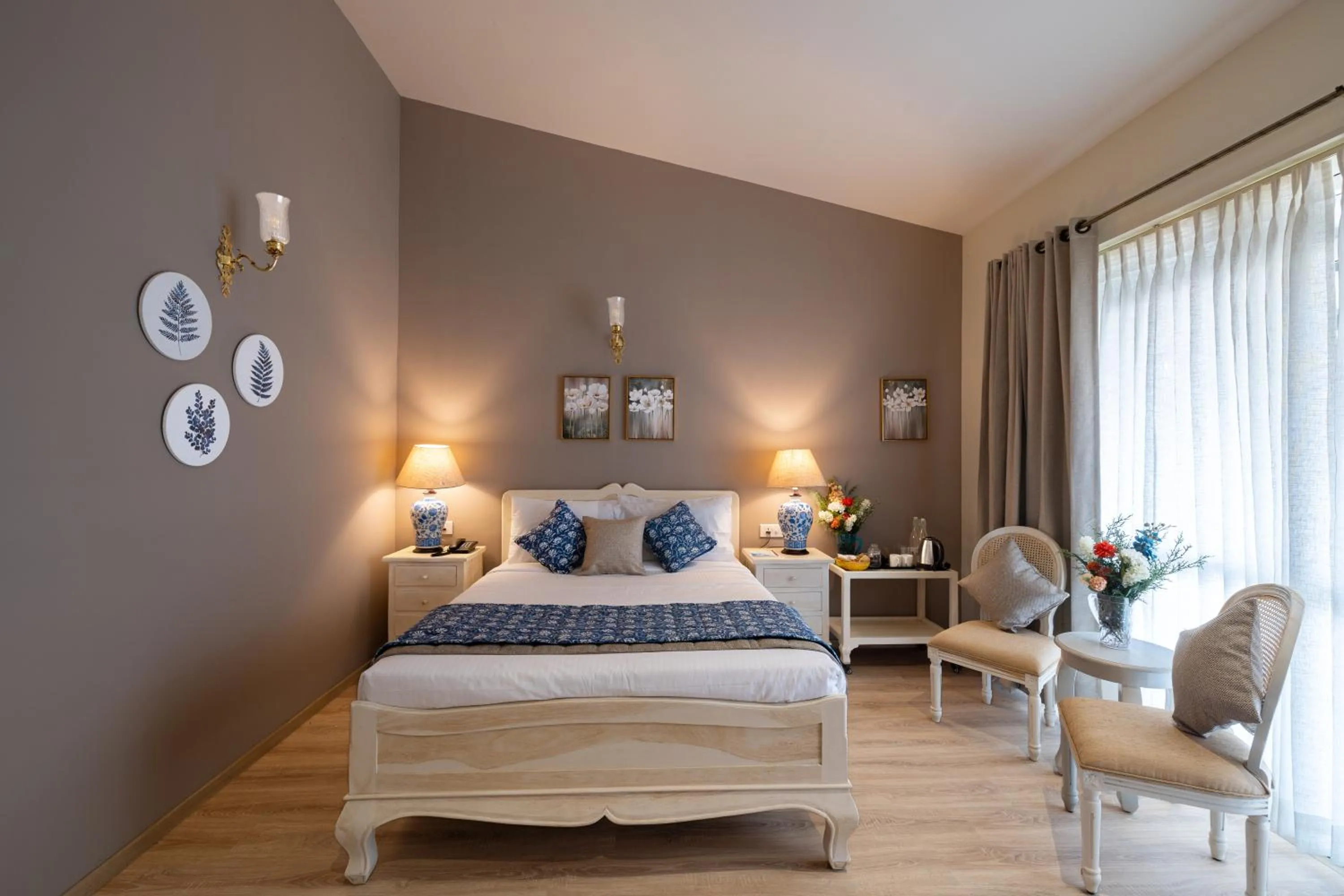 Deluxe King Room in King's Cliff