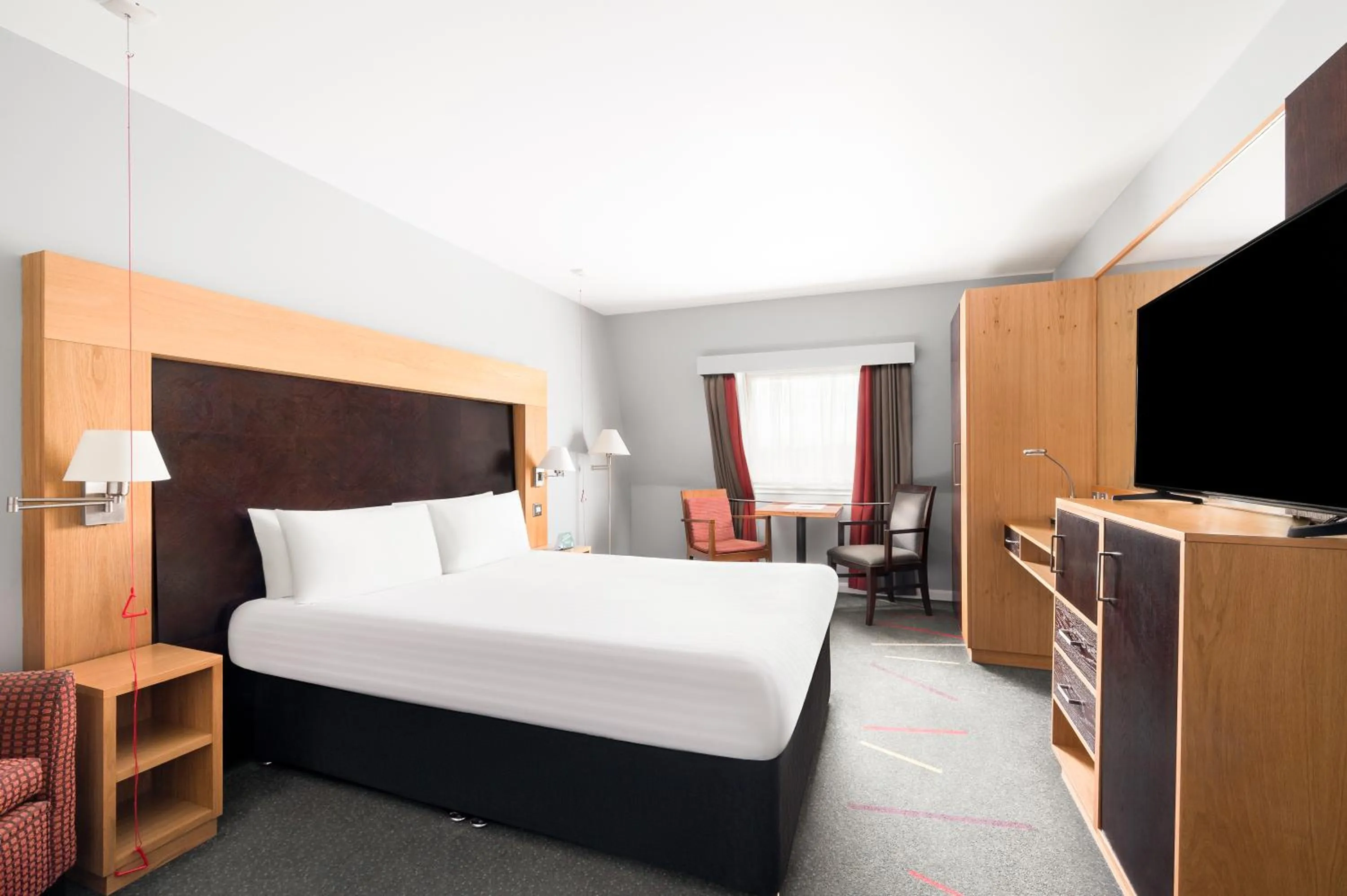 Standard Queen Room in Holiday Inn Aberdeen West by IHG