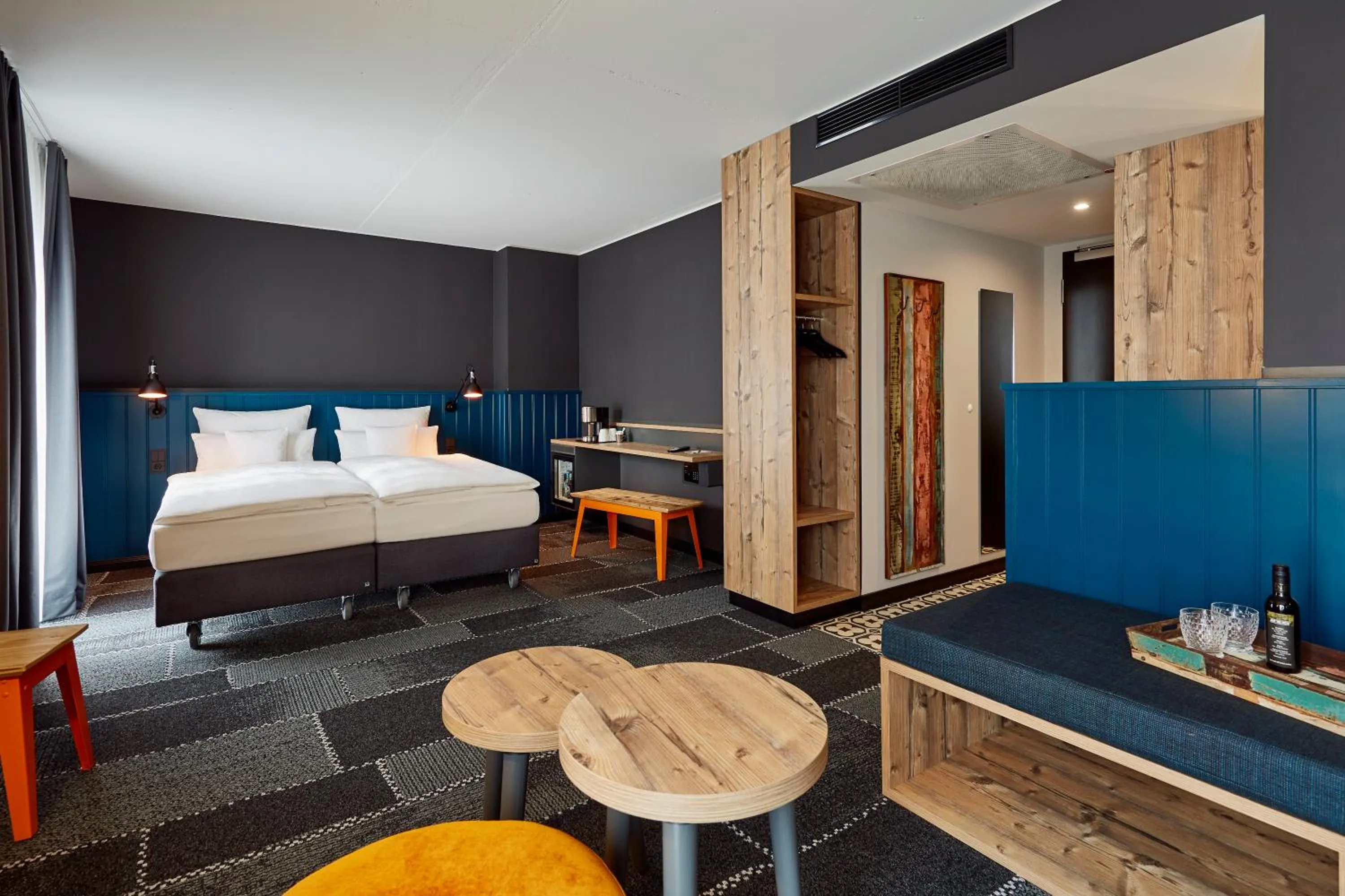 Premium King Room in Me and All Hotel Mainz, by Hyatt