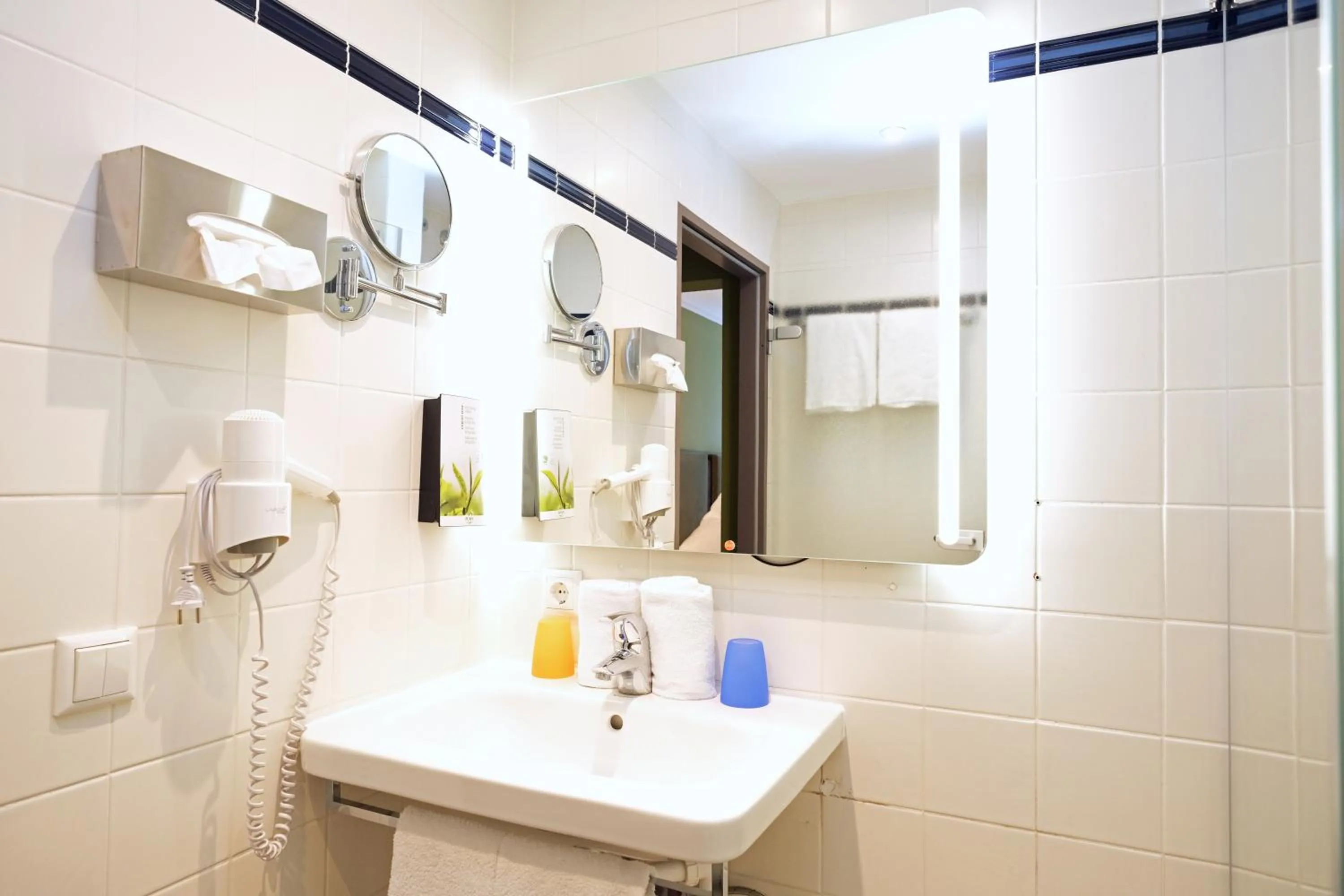 Twin Room without Balcony - single occupancy in Hotel Römerstadt