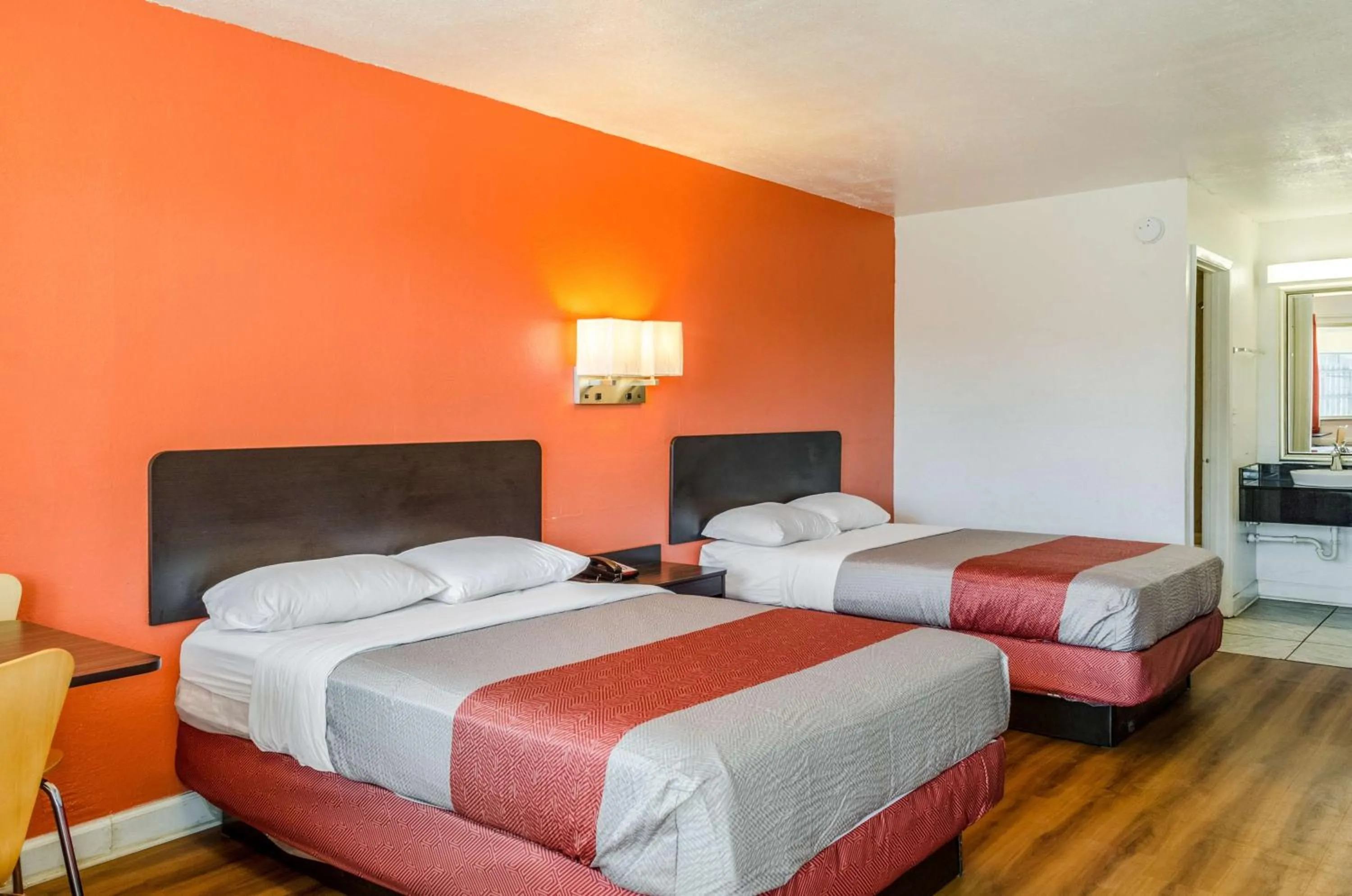 Deluxe Quadruple Room - Non-Smoking in Motel 6-Saraland, AL