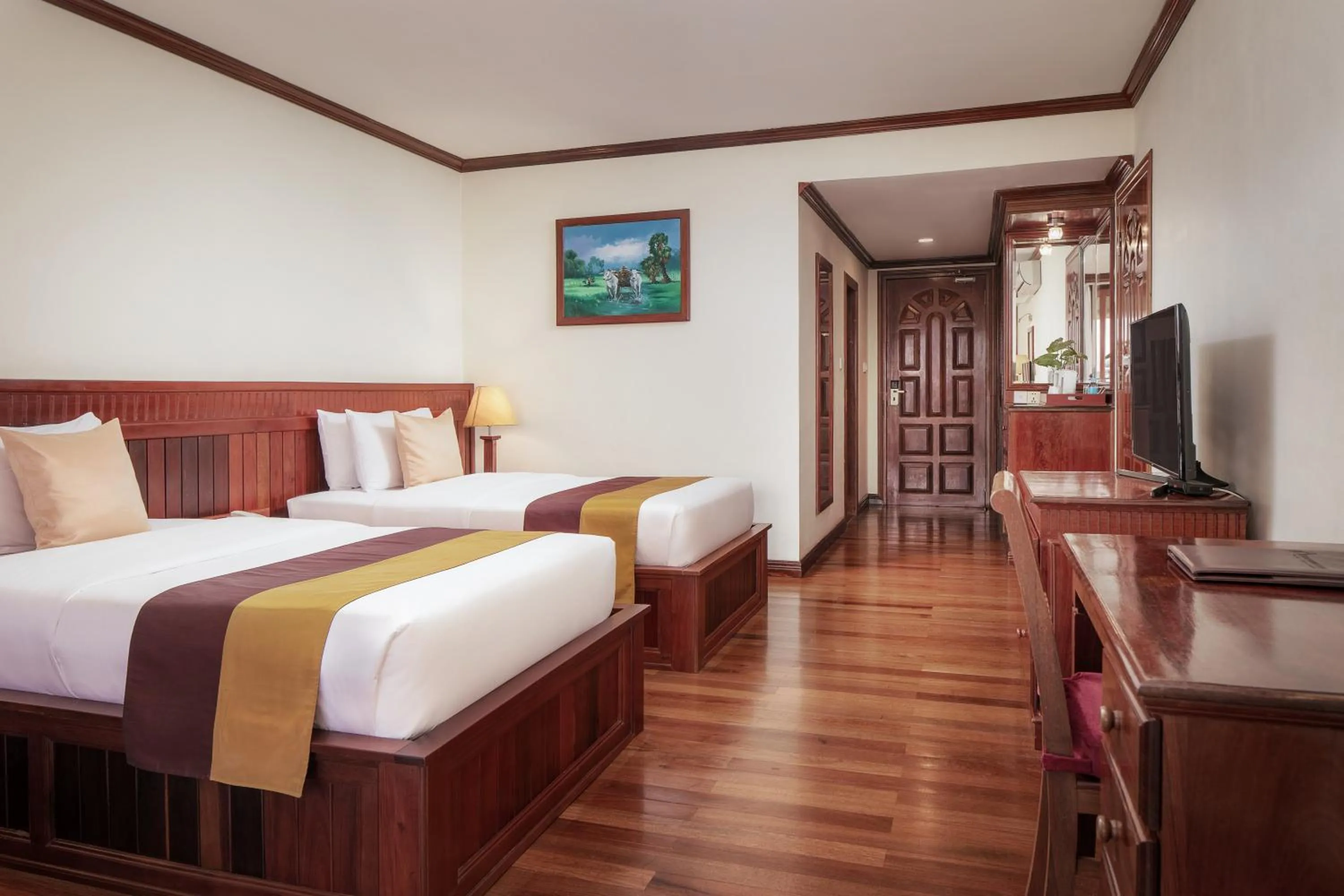 Deluxe Twin Room with Balcony in Angkor Paradise Hotel