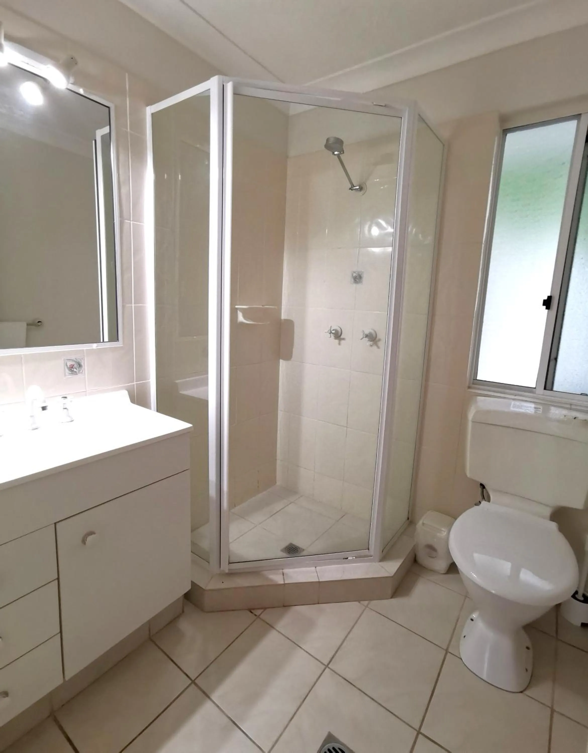 Standard One-Bedroom Apartment - Lakefront in Bay of Palms