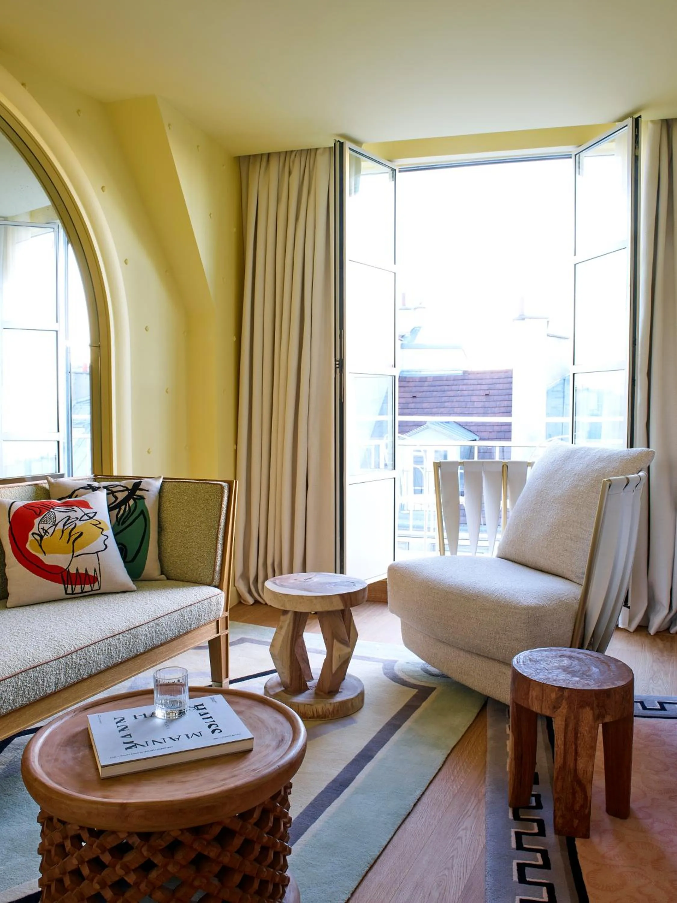 Suite with City View in 9Confidentiel