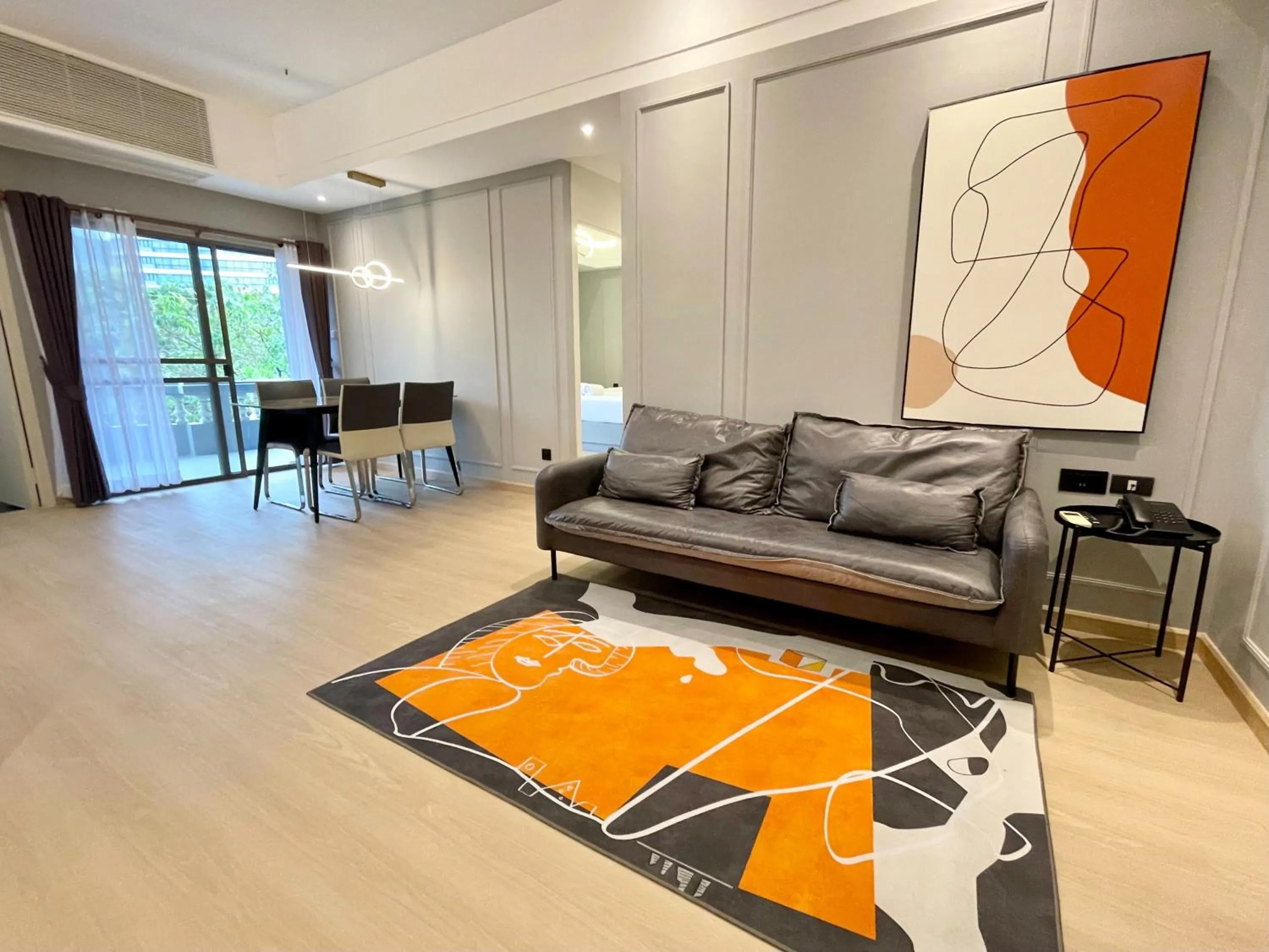 Two-Bedroom Suite in Boss Mansion