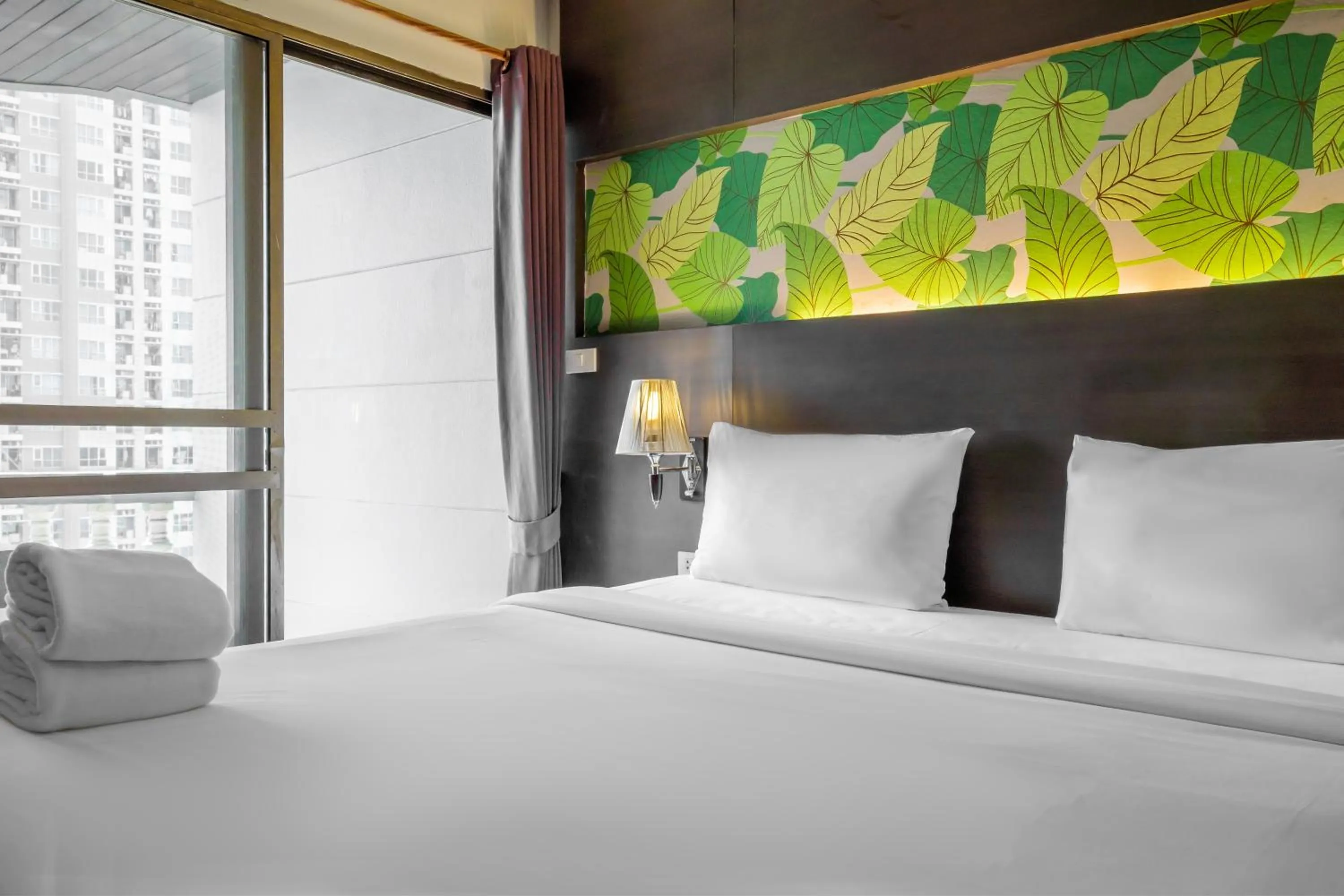 Junior Double Bed Room in Boss Mansion