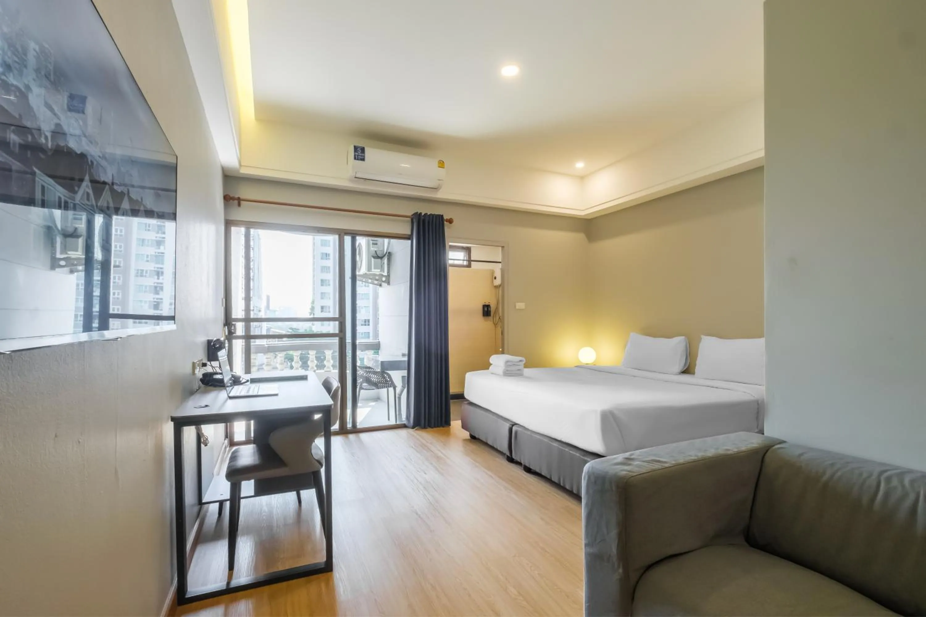 King Studio in Boss Mansion