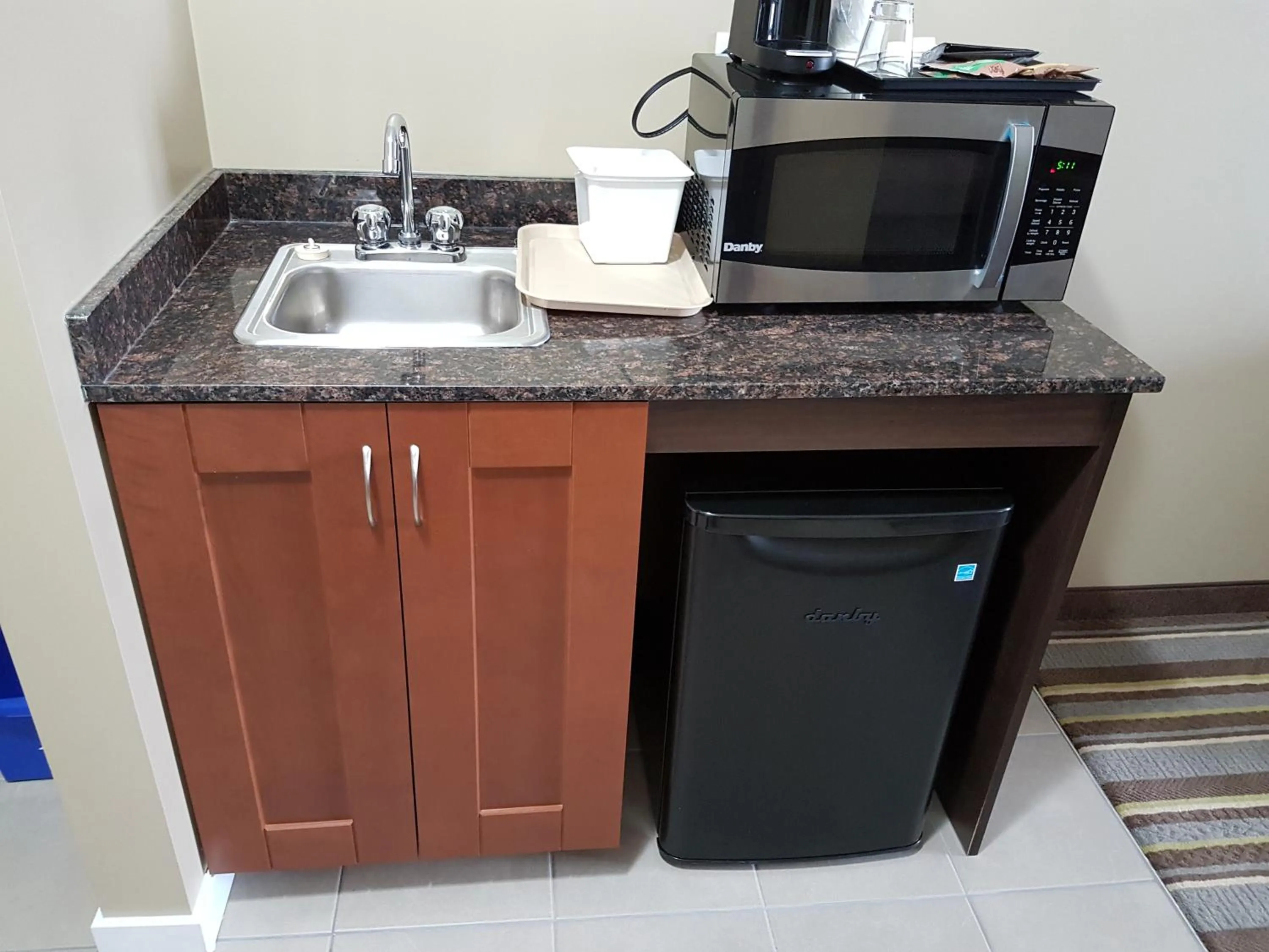 King Room - Non-Smoking in Super 8 by Wyndham Hardisty