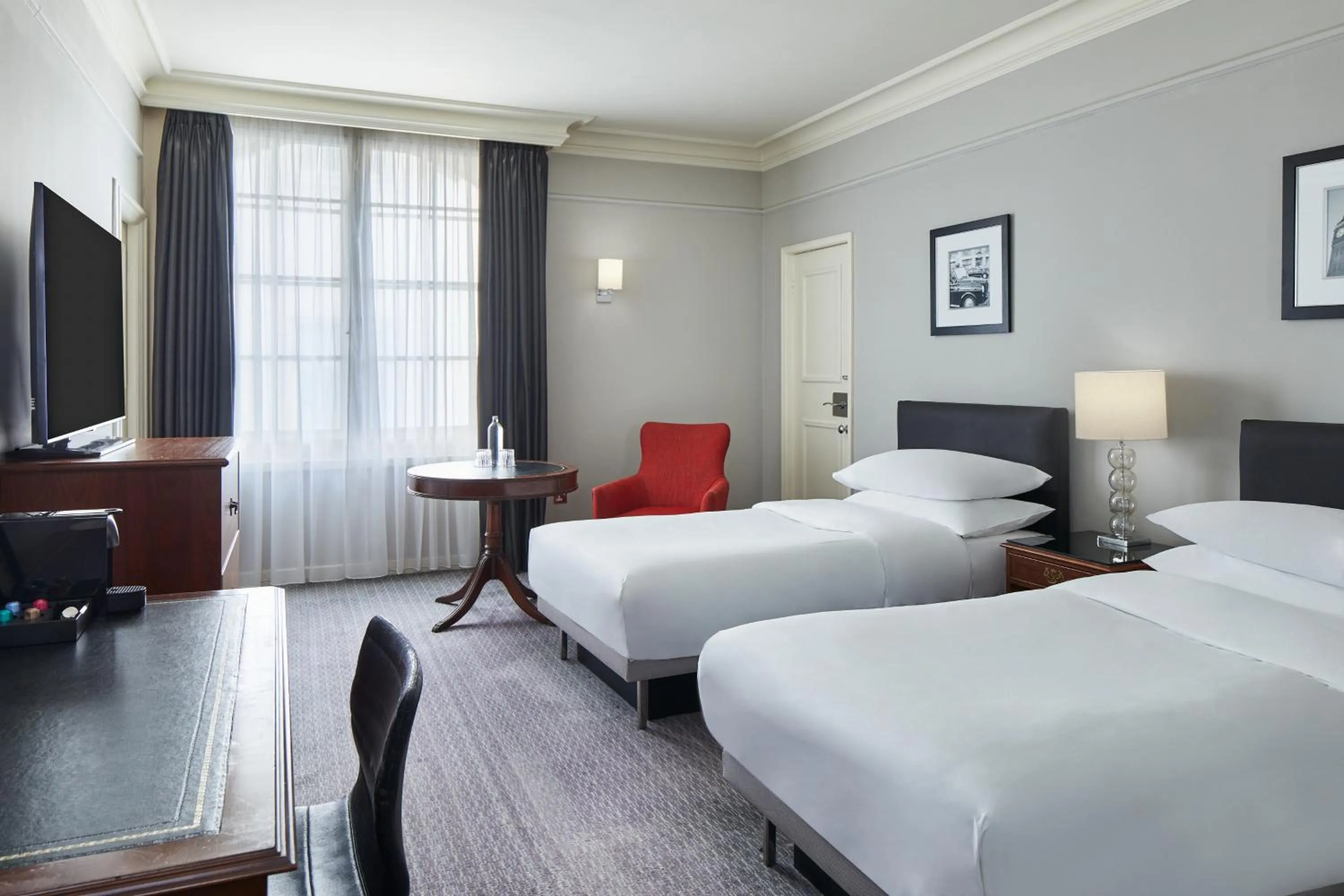 Superior Twin Room in The Dilly