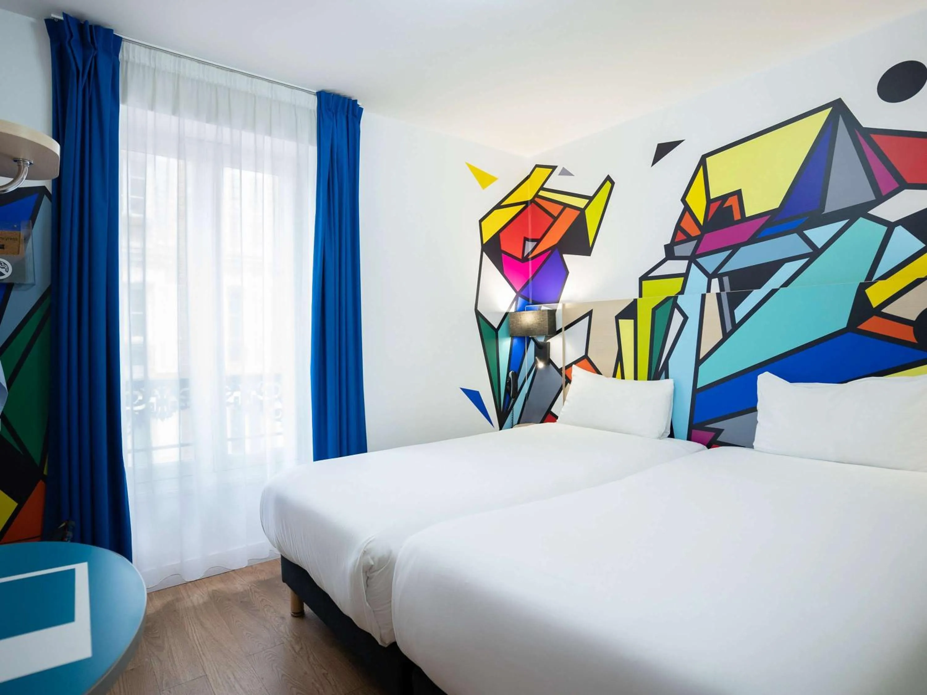 Standard Twin Room in ibis Styles Paris Maine Montparnasse