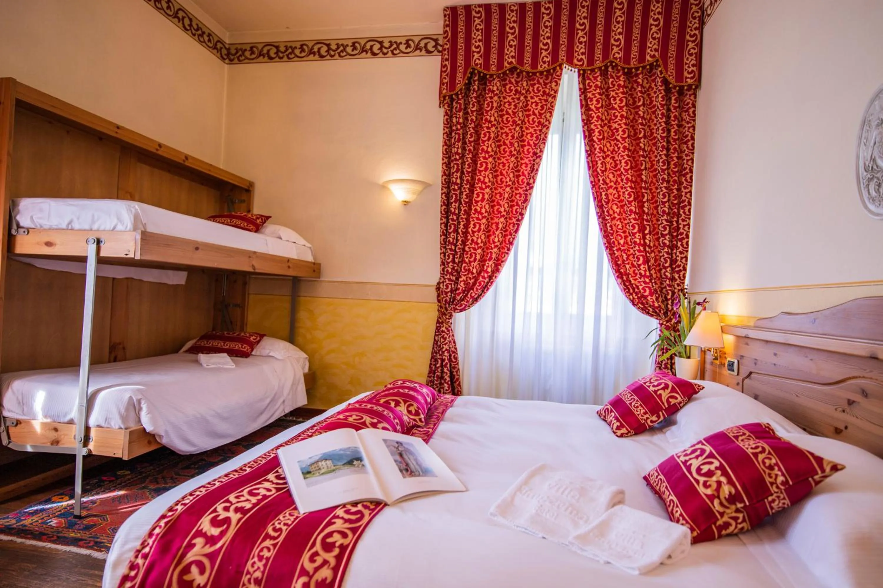 Quadruple Room in Hotel Villa Imperina