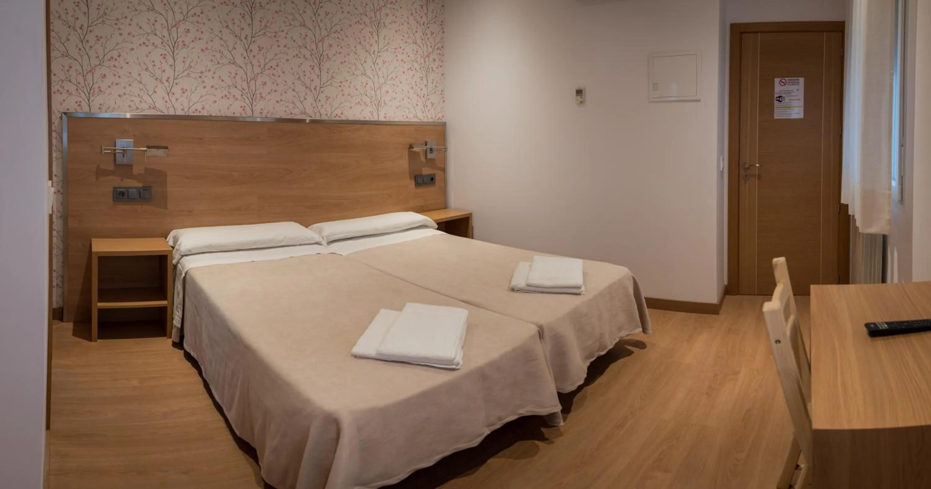 Twin Room in Hostal San Antonio