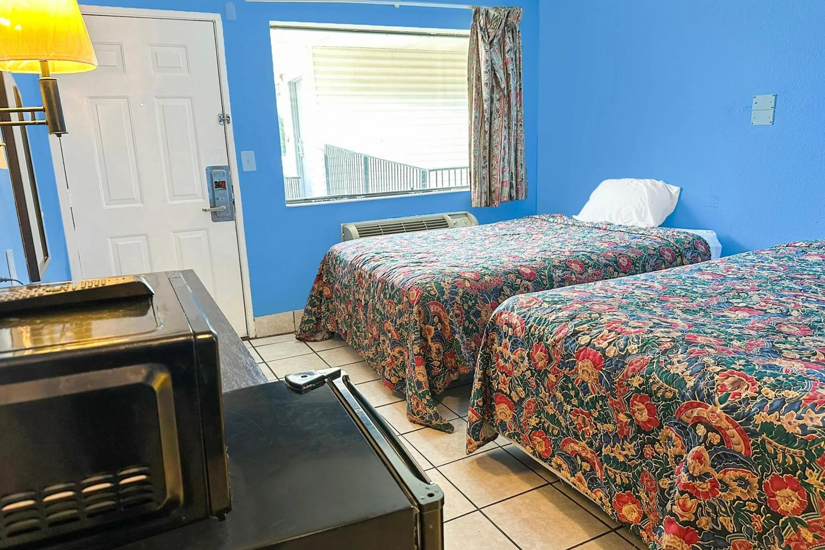 Standard Queen Room with Two Queen Beds in Luxury Inn By OYO Albany