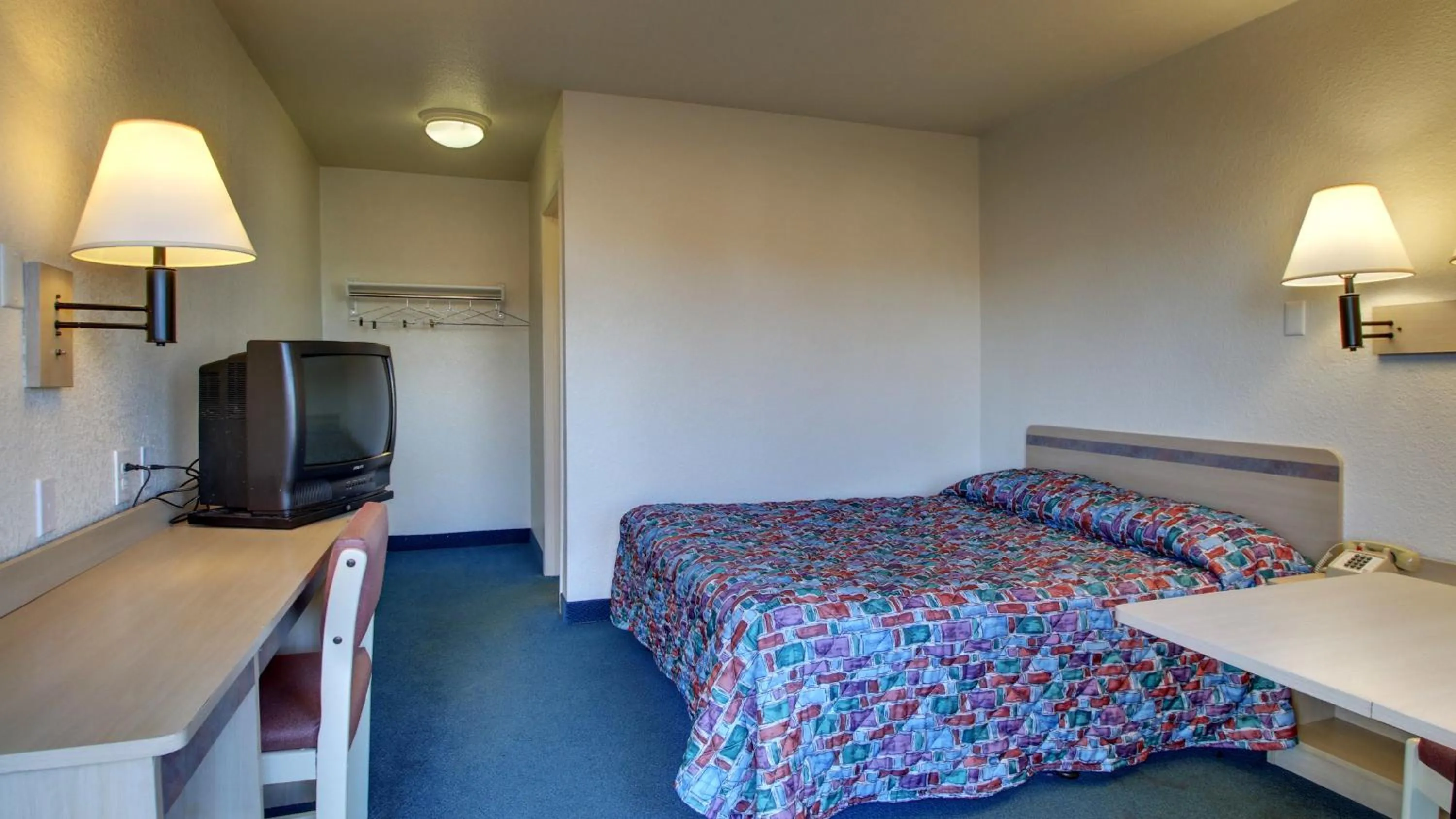 Double Room - Disability Access - Non-Smoking in Motel 6-Owensboro, KY