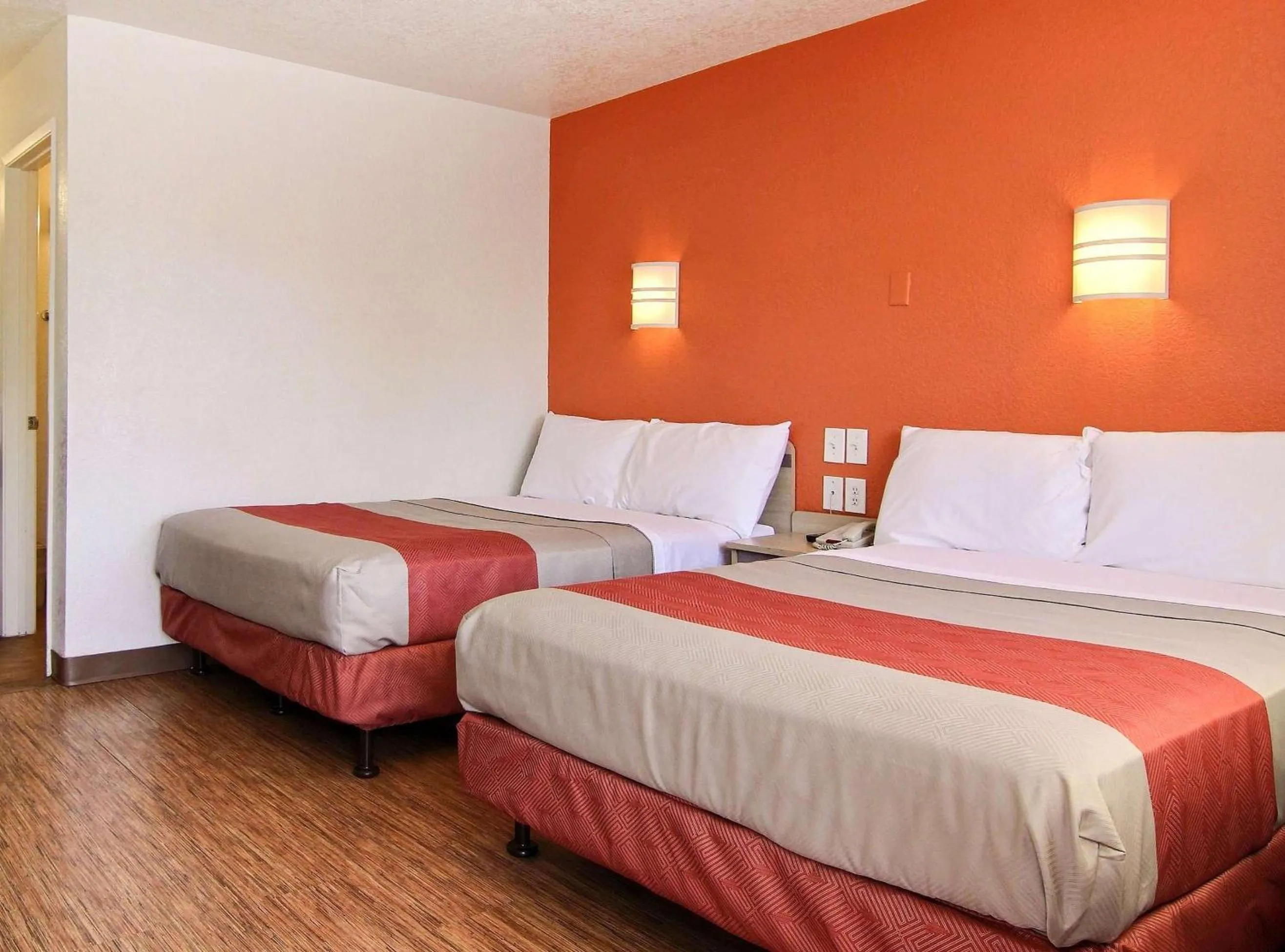 Deluxe Quadruple Room - single occupancy in Motel 6-Owensboro, KY