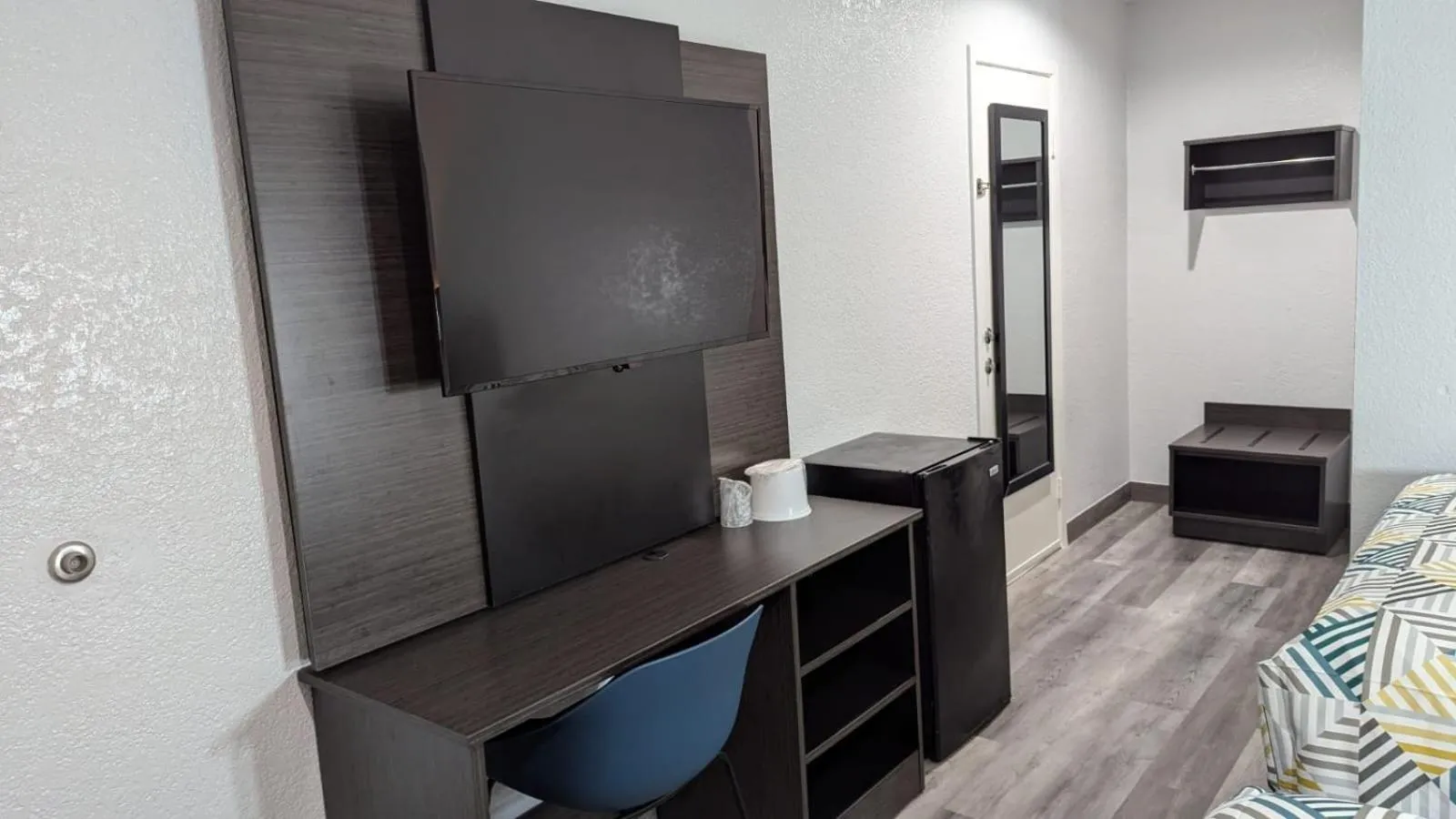 King Room - Non-Smoking in Motel 6-Victoria, TX