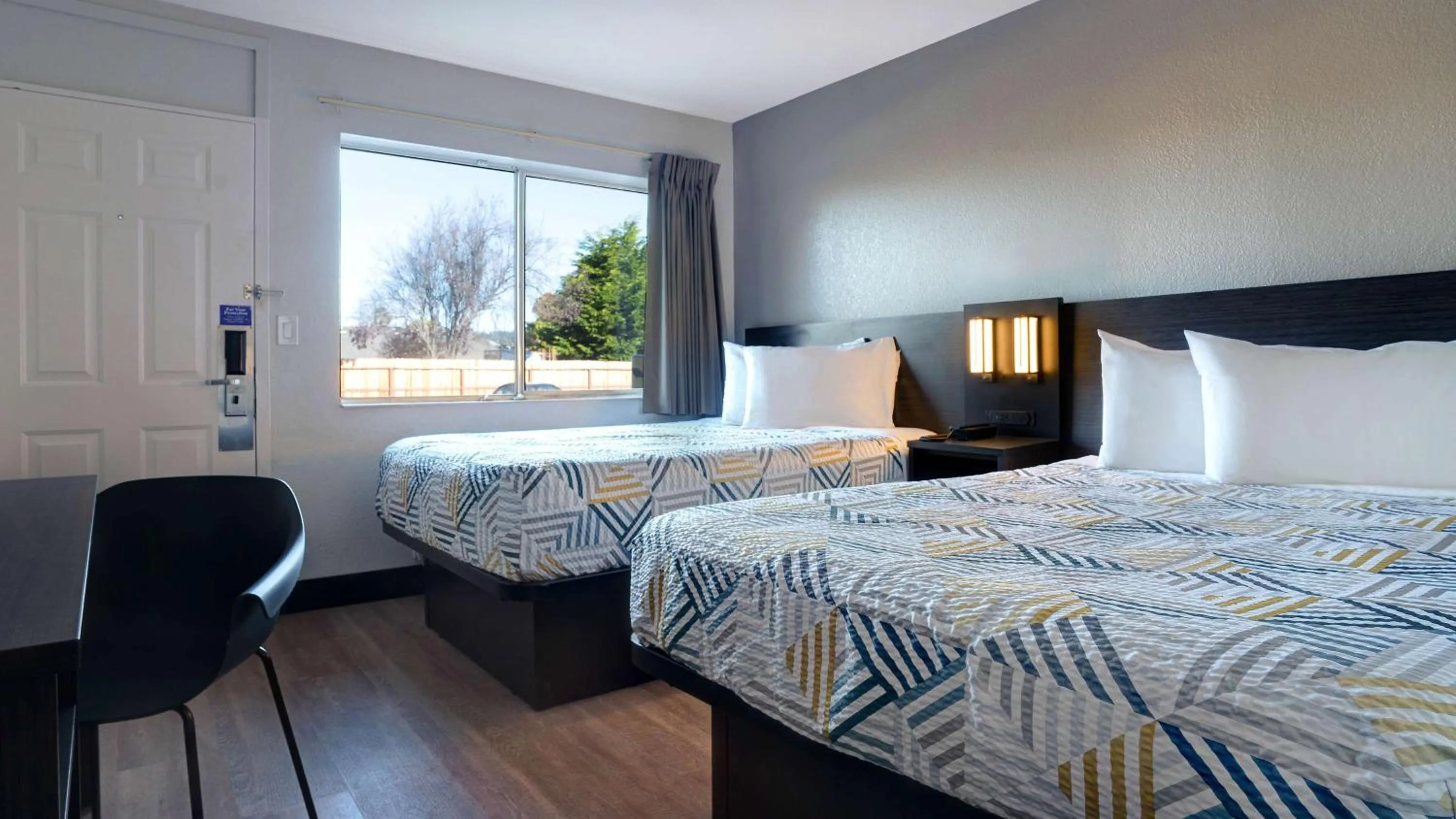 Double Room - Disability Access - Roll In Shower in Motel 6-Arcata, CA Cal Poly Humboldt