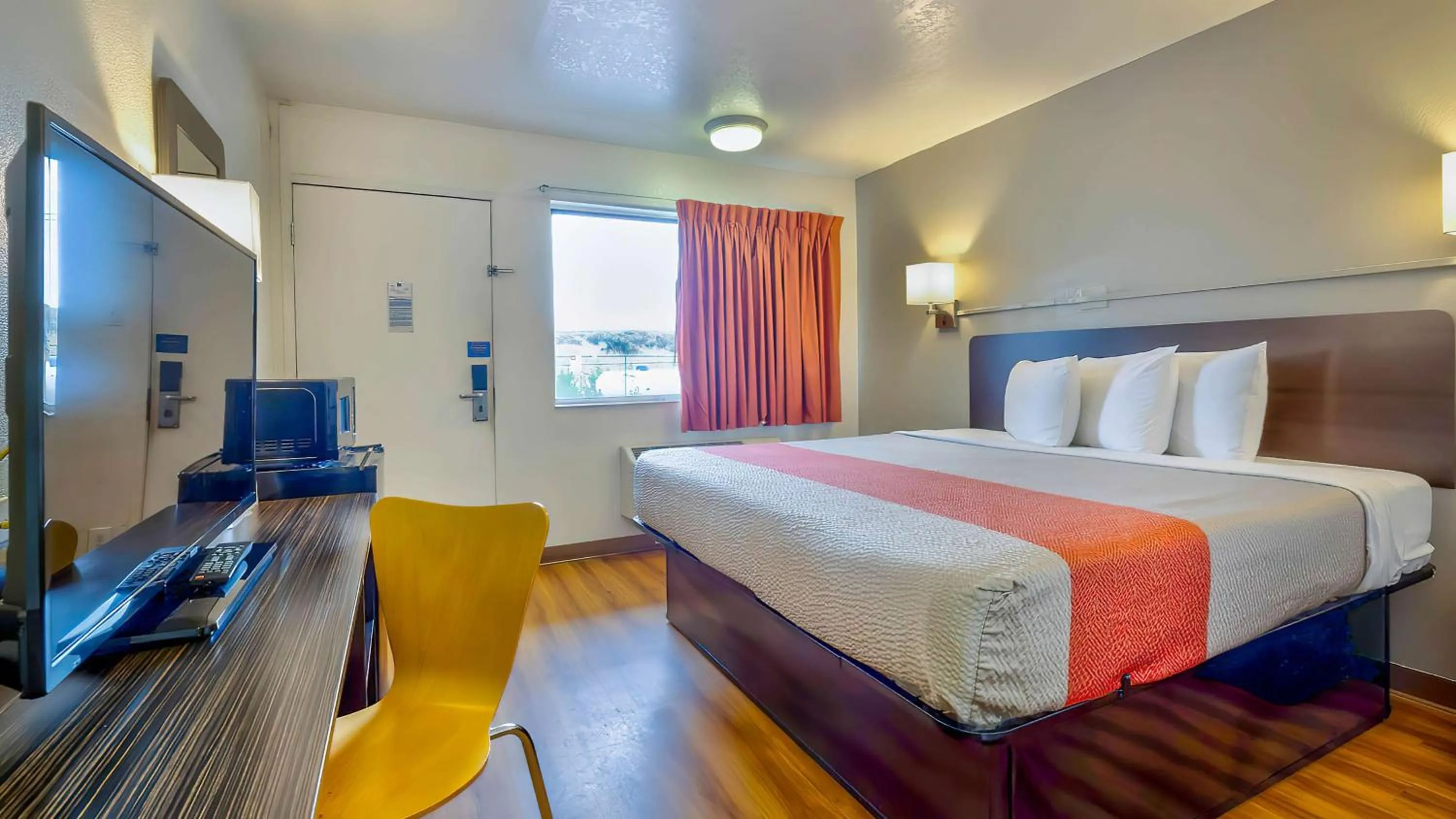 Queen Room - single occupancy in Motel 6-Santa Rosa, NM