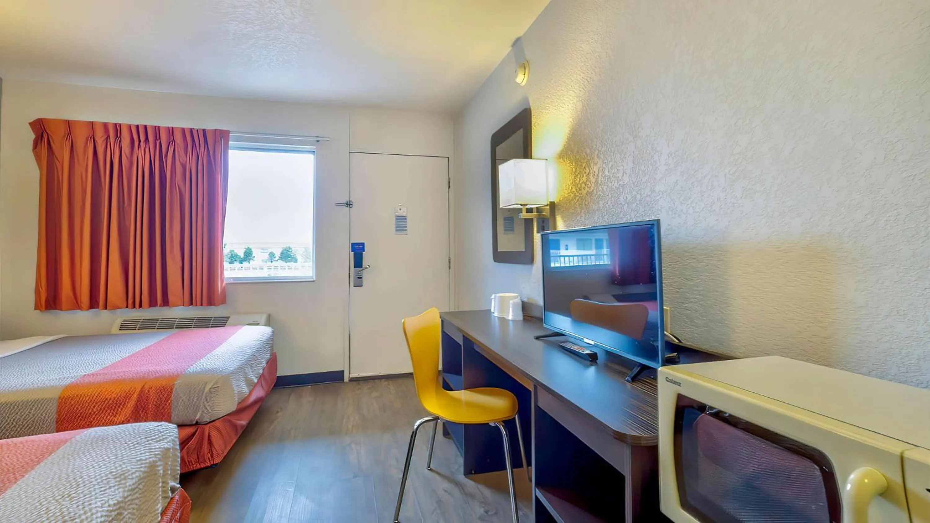 Deluxe Quadruple Room - single occupancy in Motel 6-Santa Rosa, NM