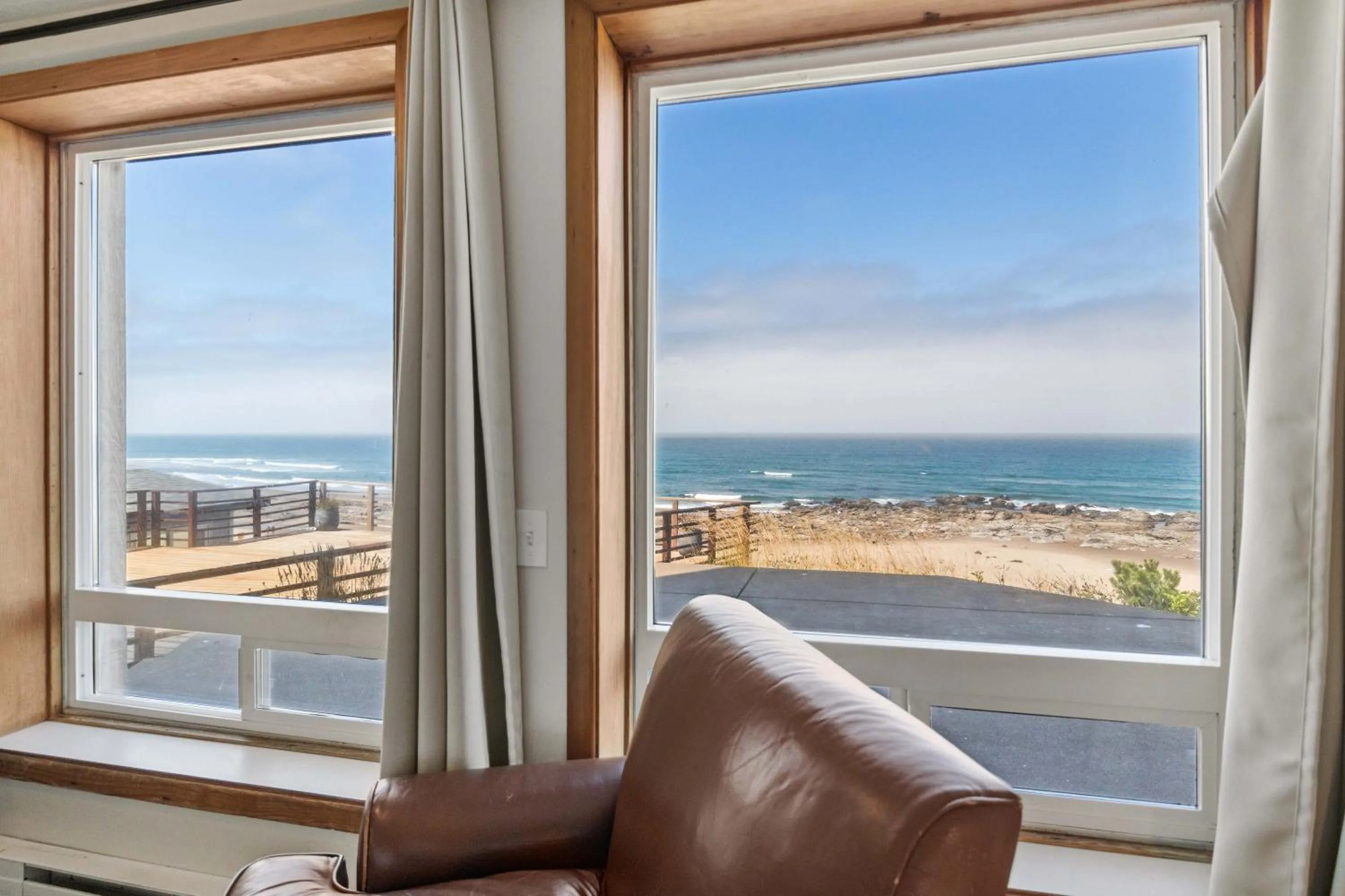 Deluxe Double Room (1 adult + 2 children) in Seagull Beachfront Inn