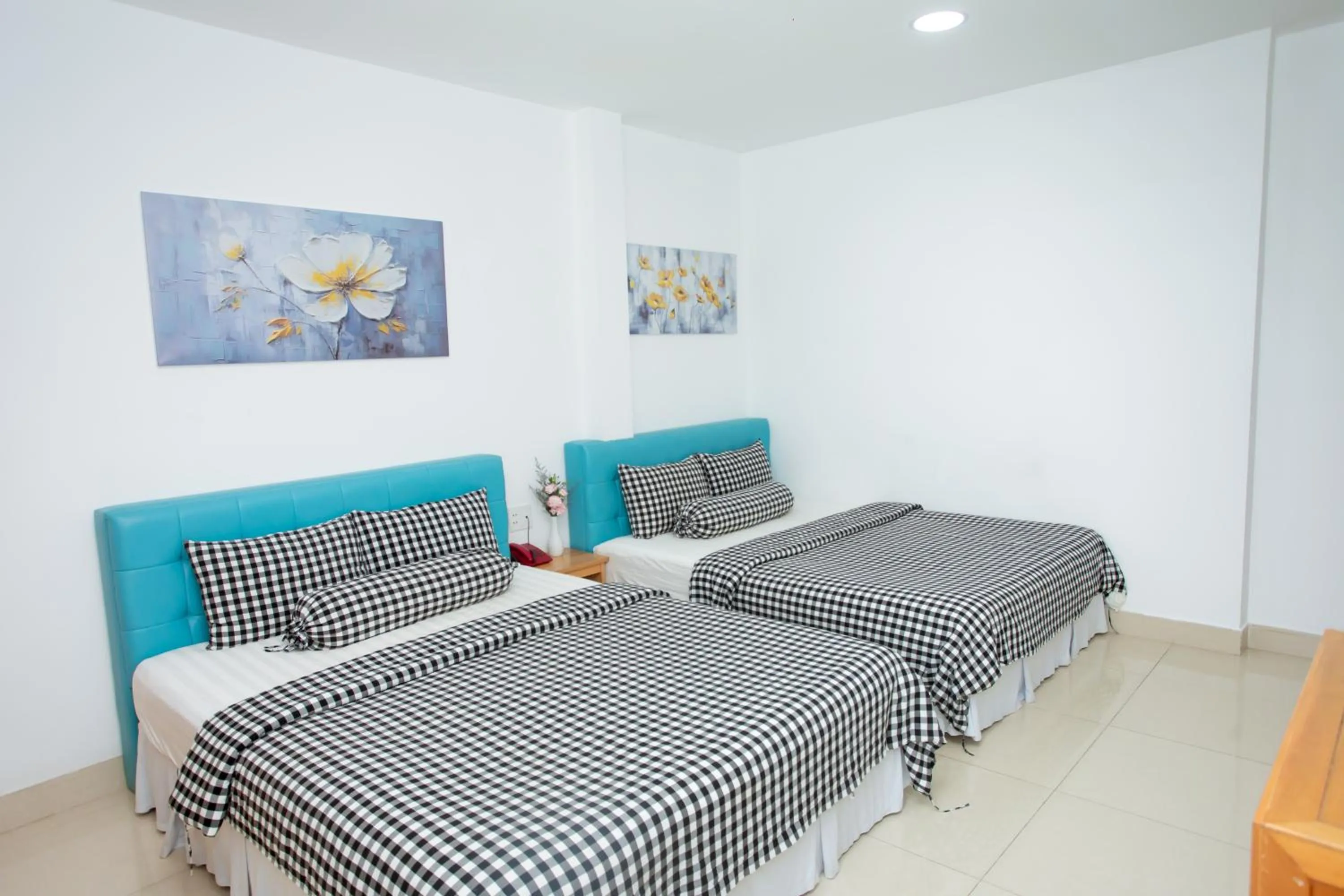 Deluxe Quadruple Room in Phan Anh Hotel - Bui Vien Walking Street