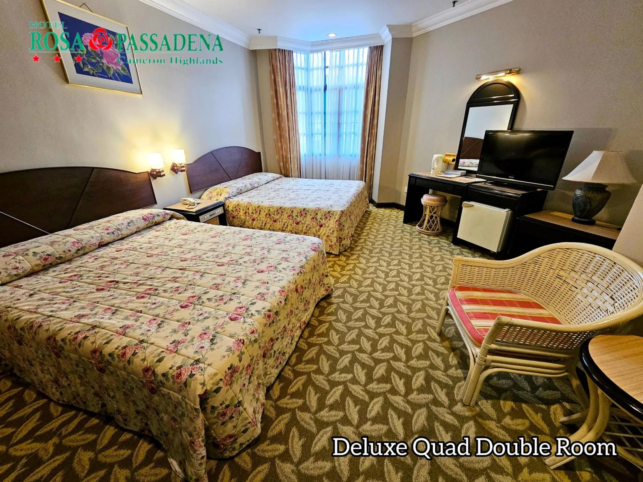 Deluxe Quad Double in Hotel Rosa Passadena